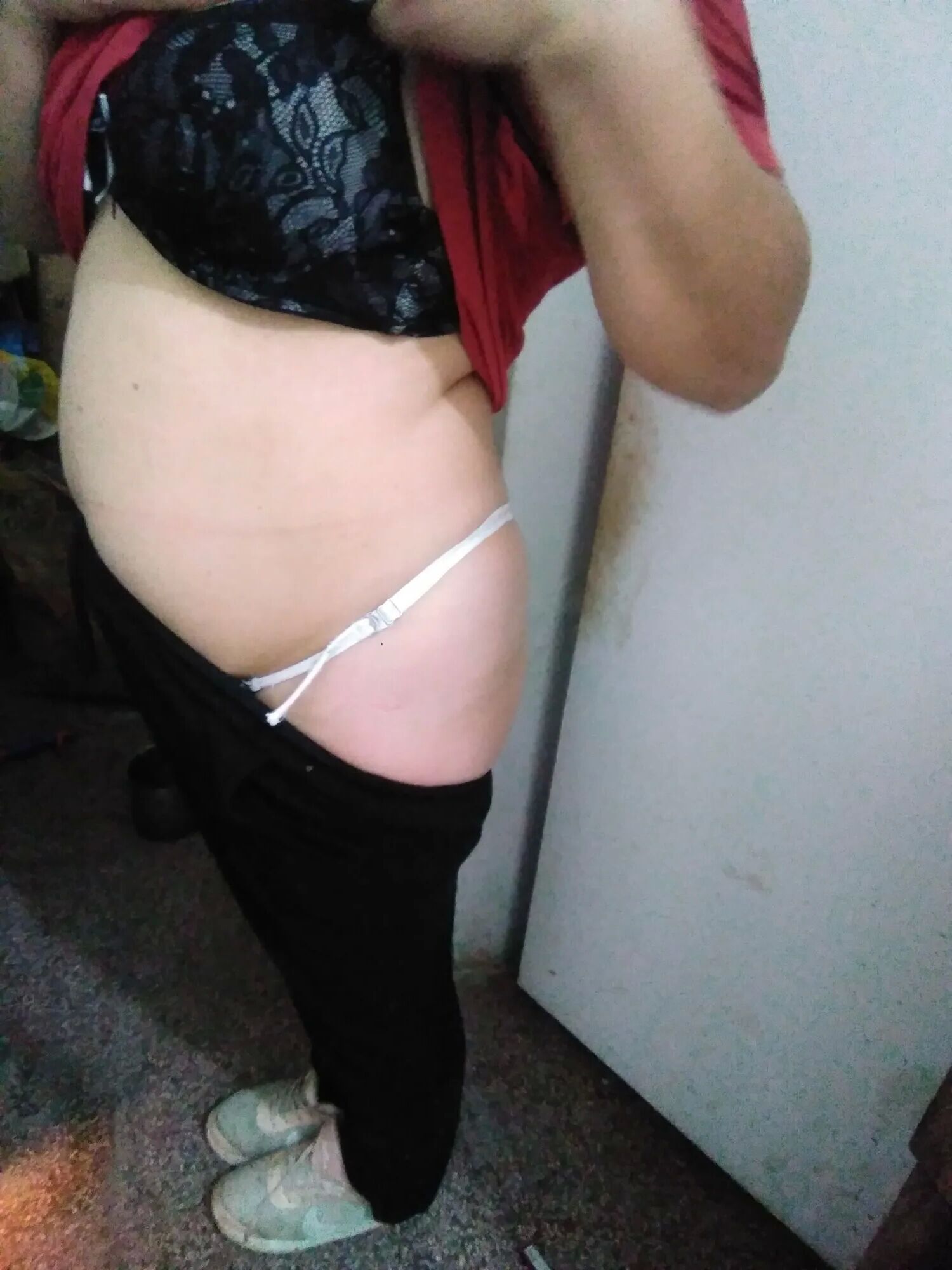 Pack 23: Se prueba una pollera y se desnuda - 46 Pics