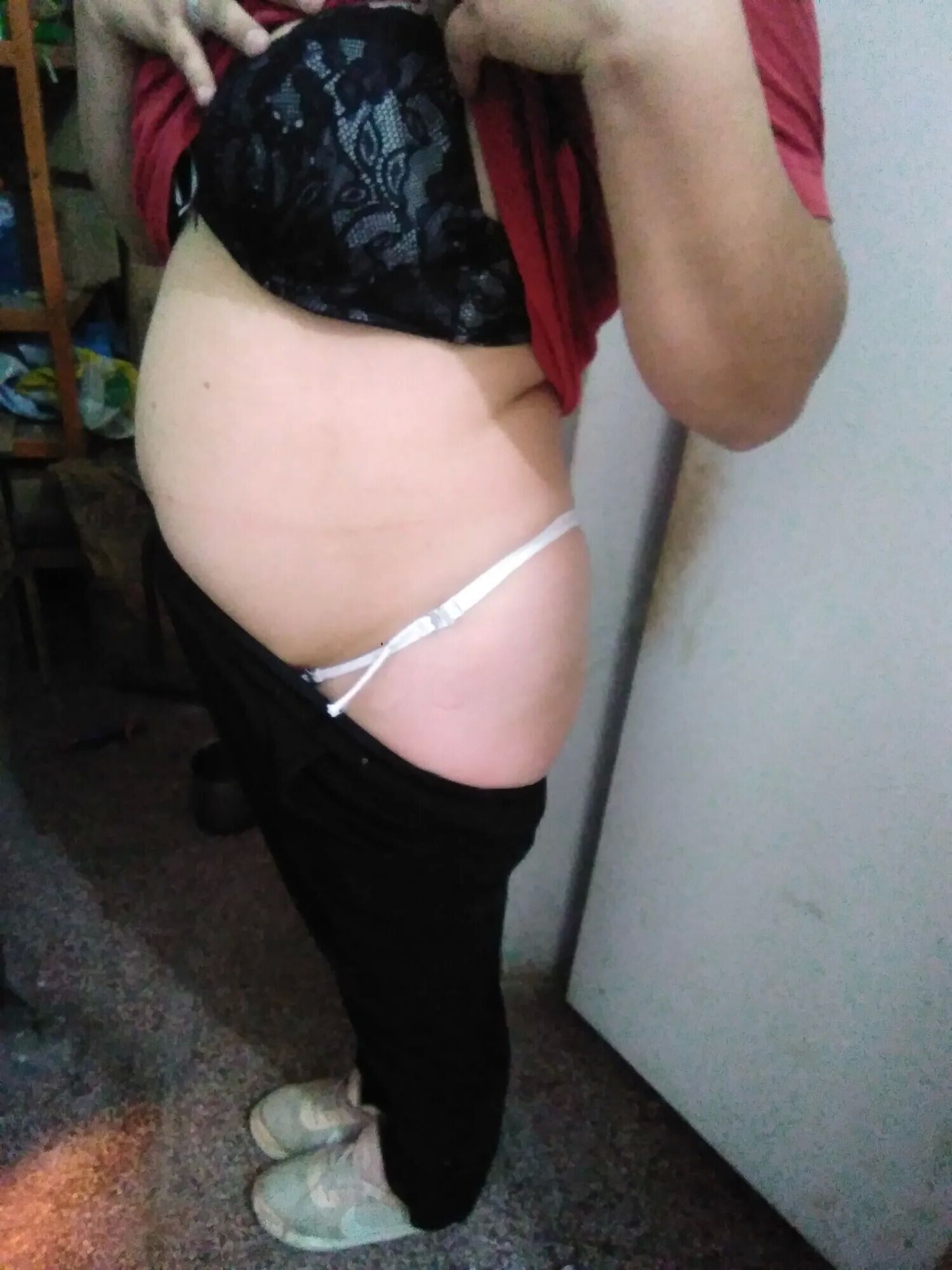 Pack 23: Se prueba una pollera y se desnuda - 46 Pics