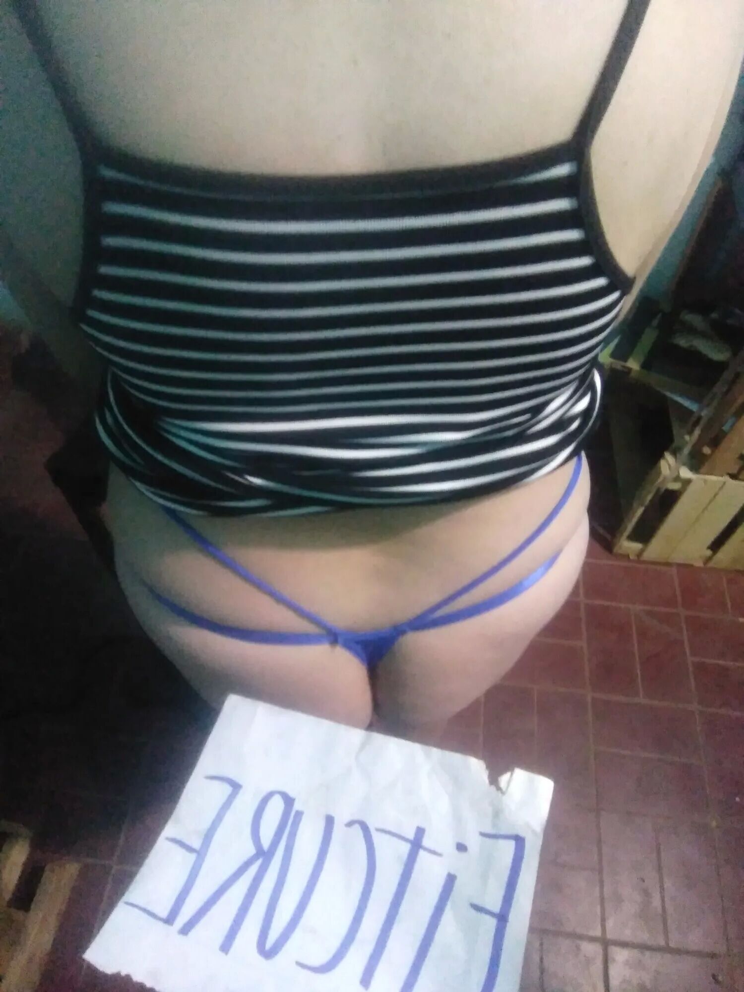Pack 19: Vestido a rallas y tanga azul - 12 Pics