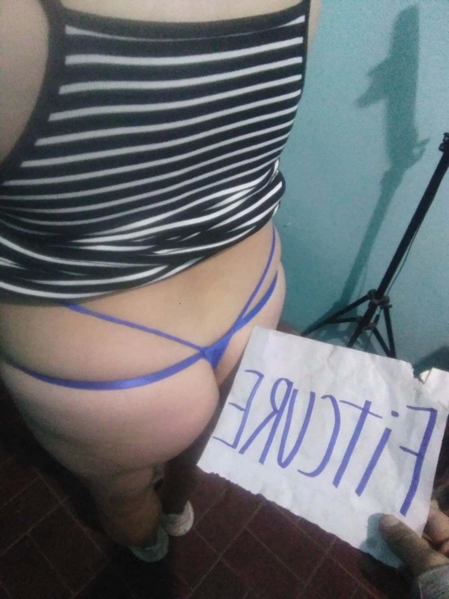 Pack 19: Vestido a rallas y tanga azul - 12 Pics