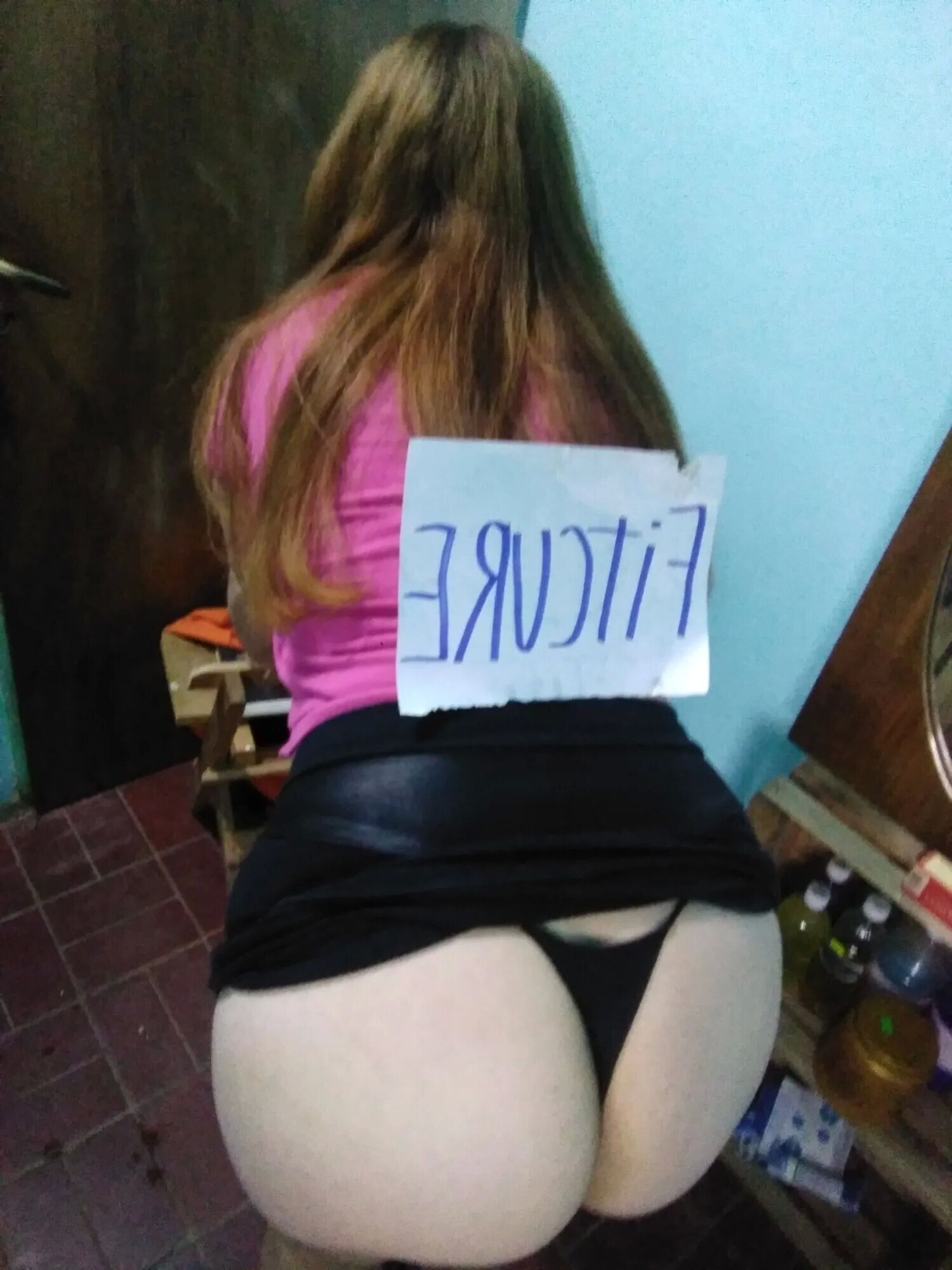 Pack 18: se sube la campera y escondia eso - 51 Pics