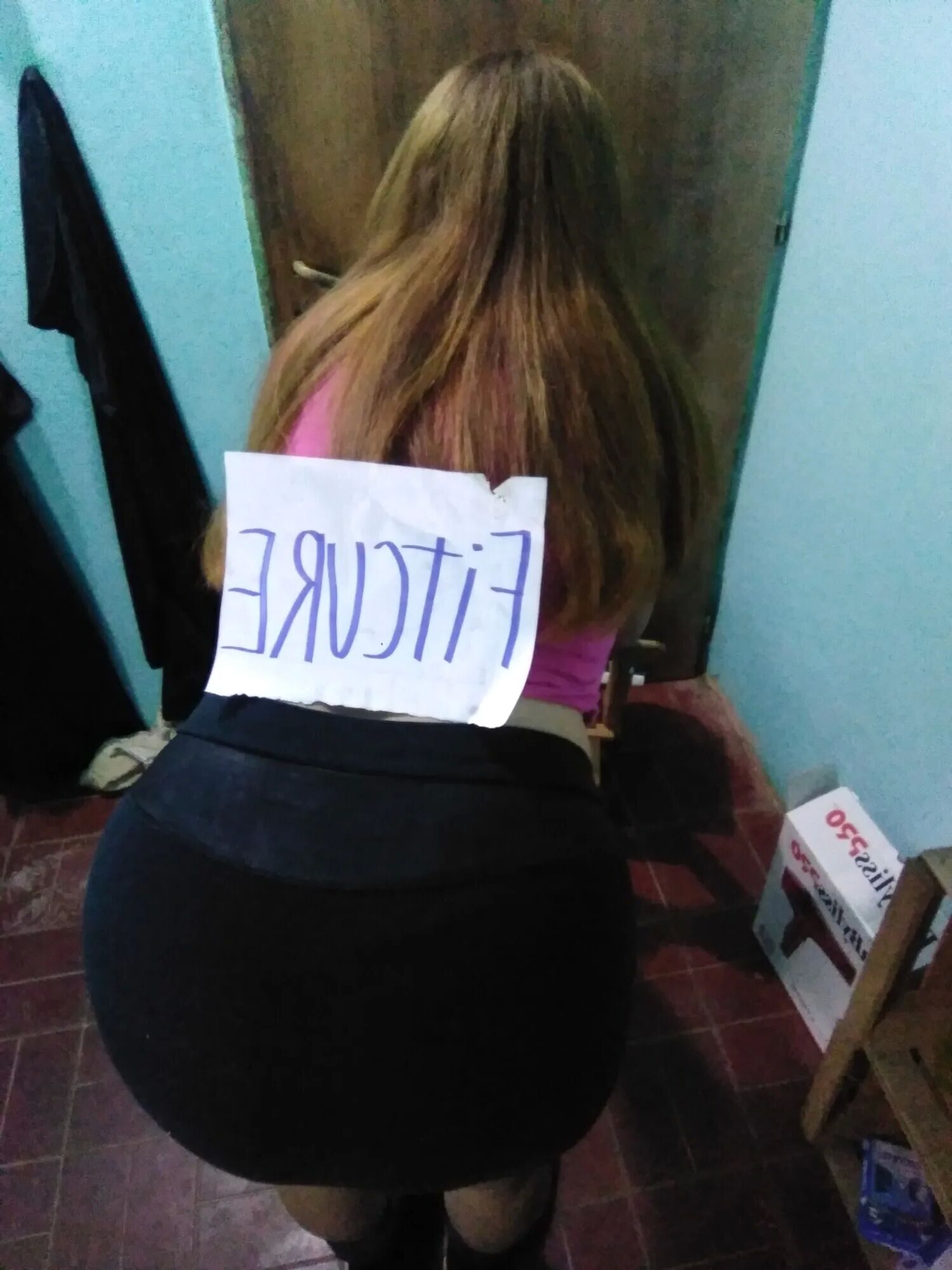 Pack 18: se sube la campera y escondia eso - 51 Pics
