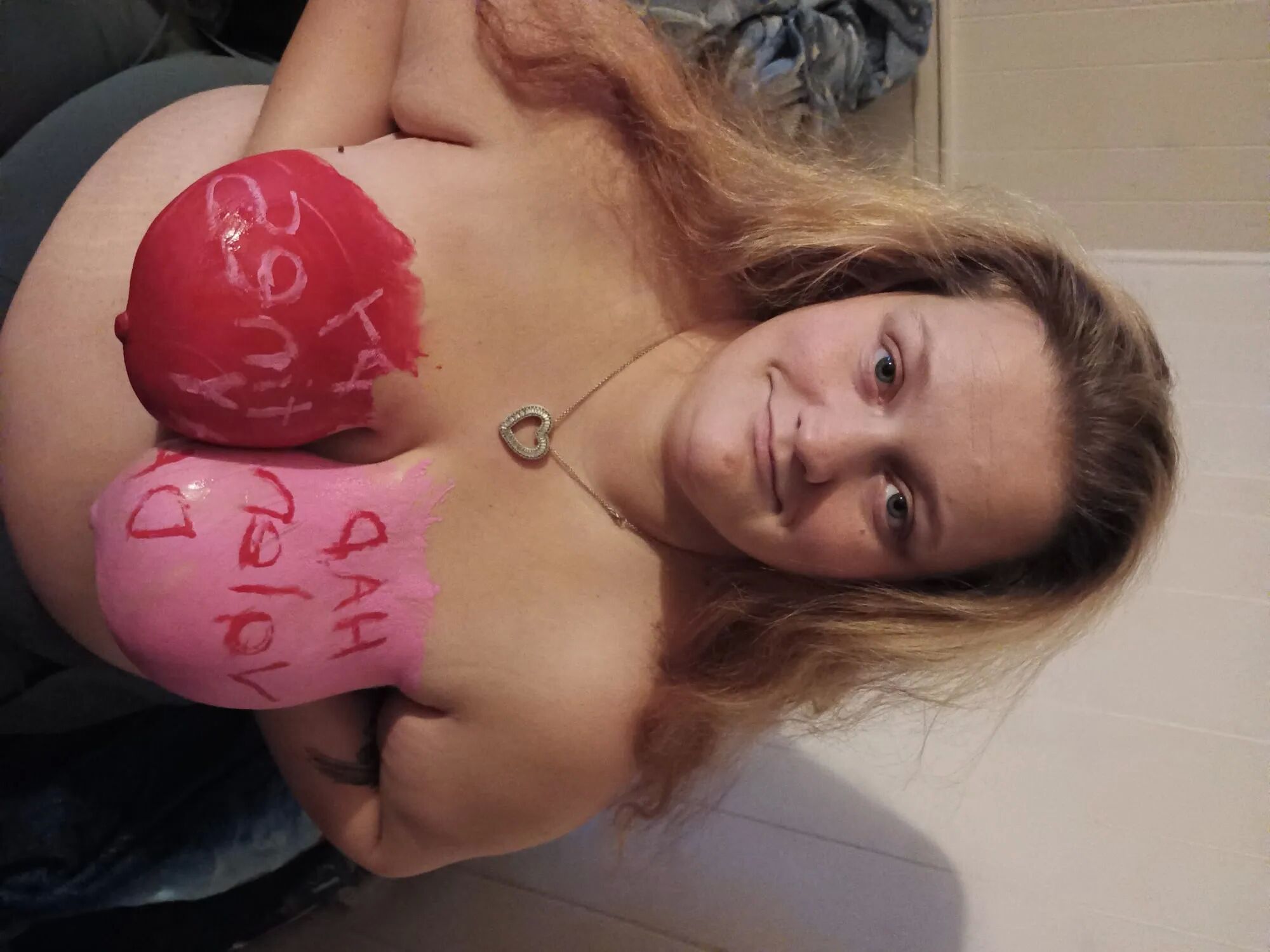 V-day sexydixie - 5 Pics