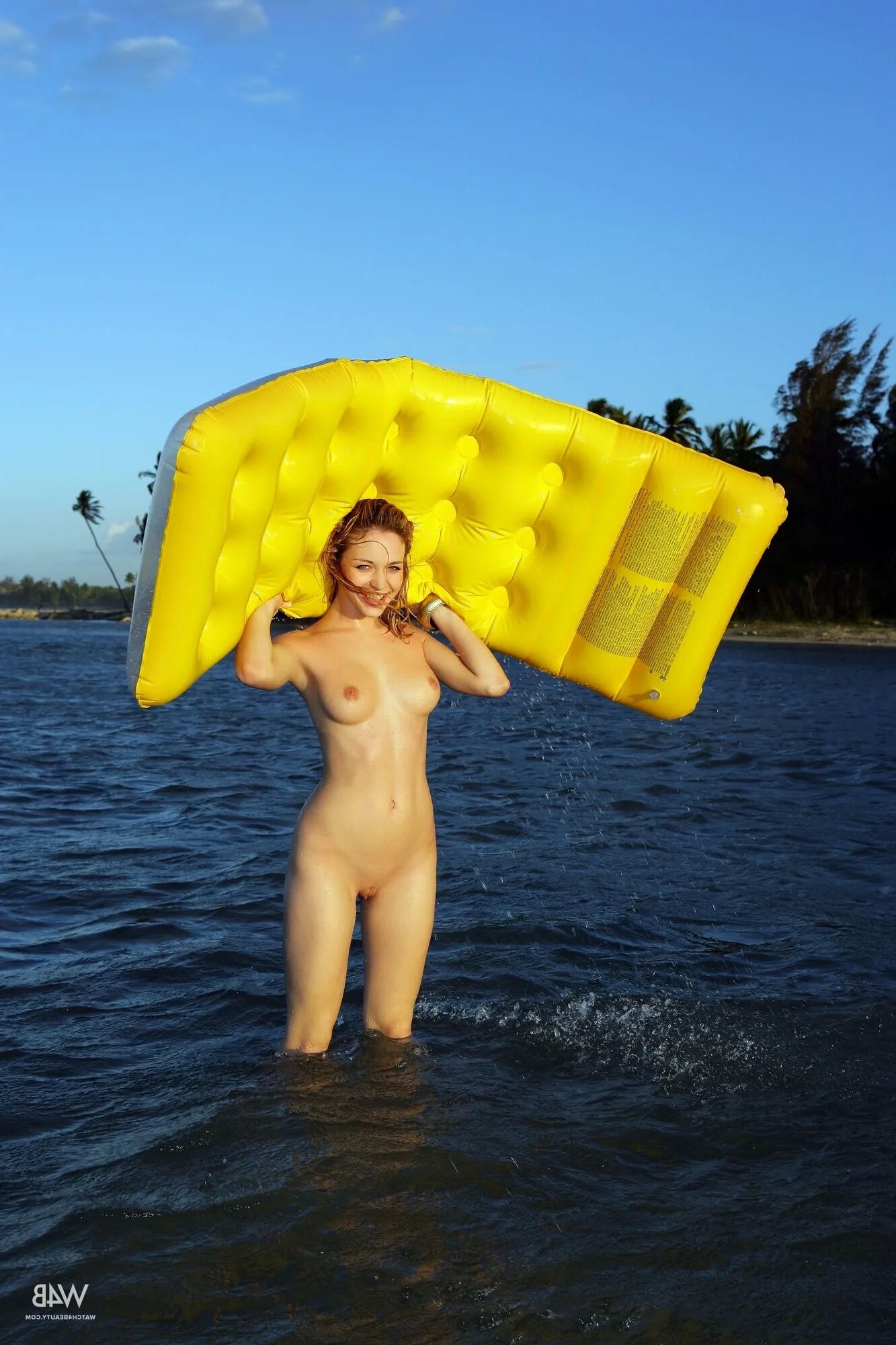 Alissa White Fun - 9 Pics