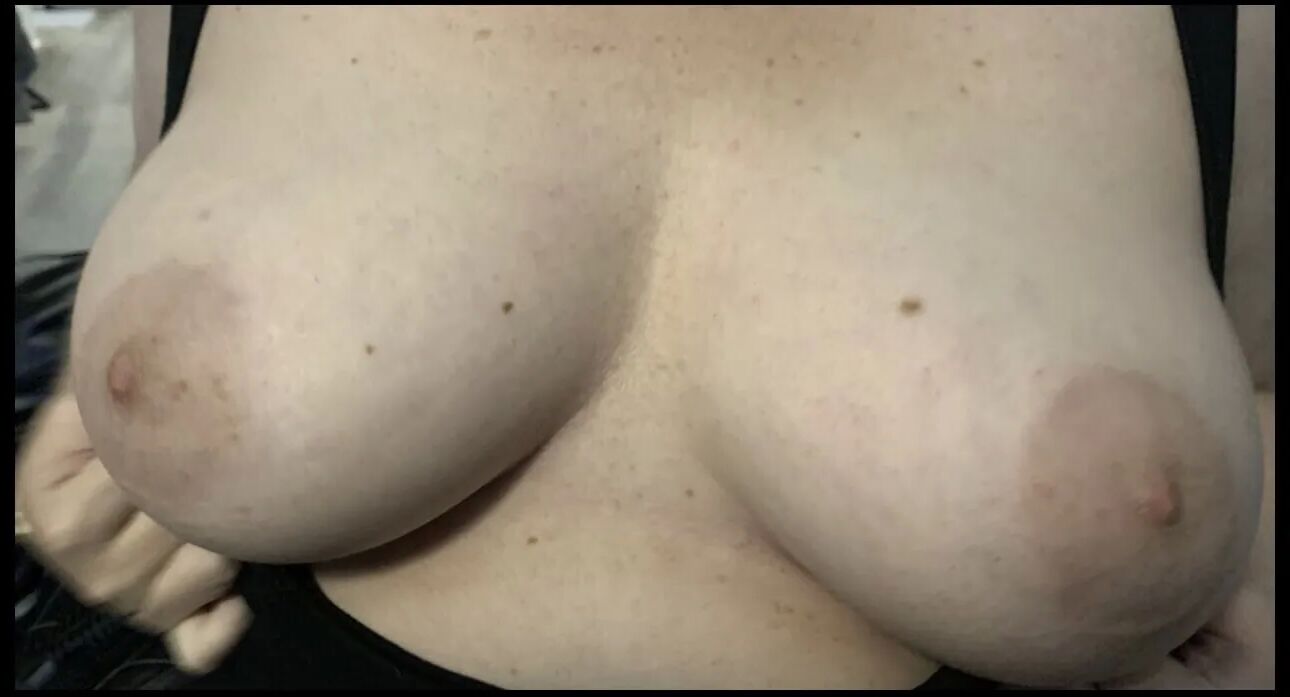 Wikked kittens big tits - 12 Pics