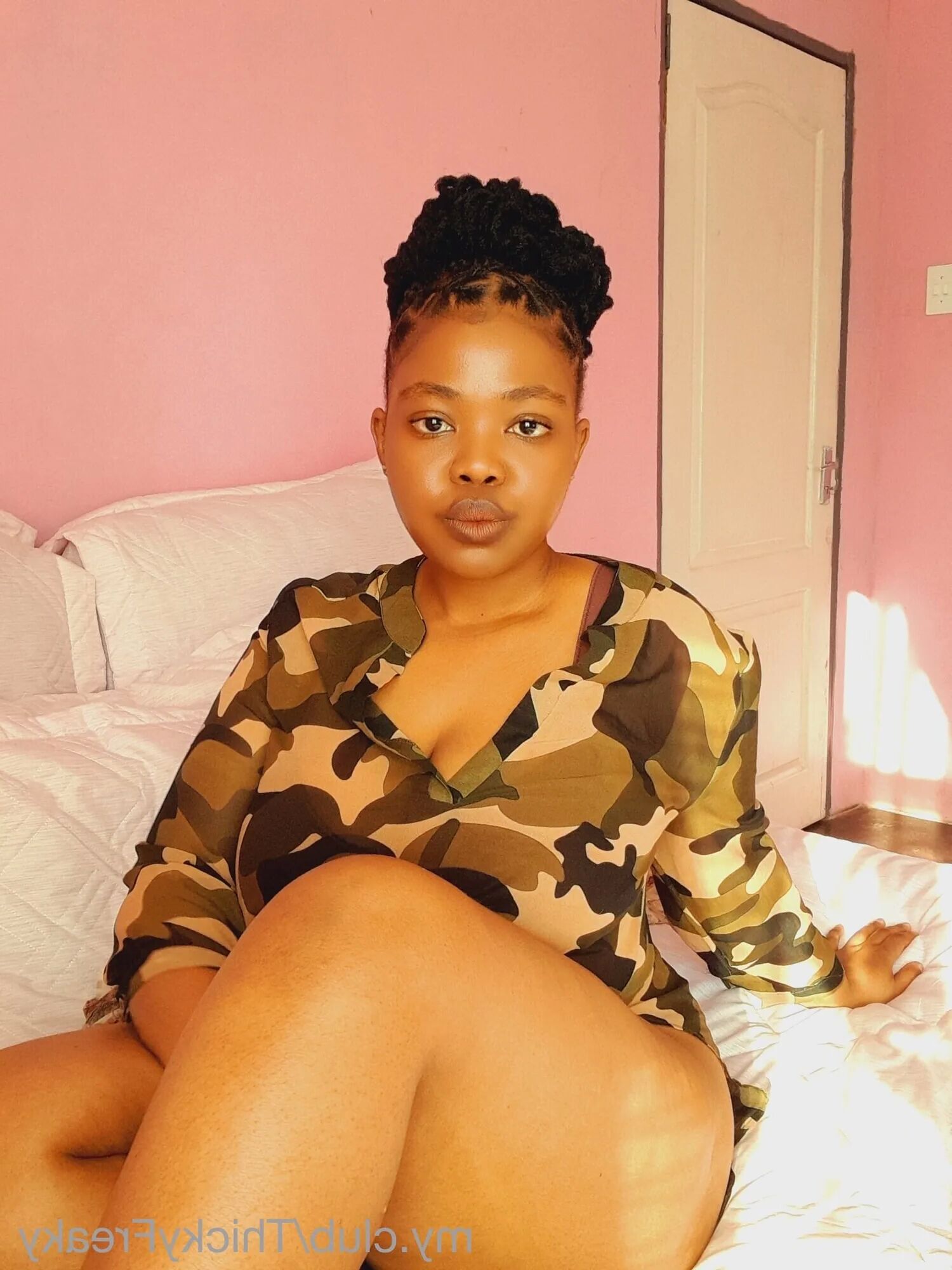 ThickyFreaky Free Photos - 5 Pics