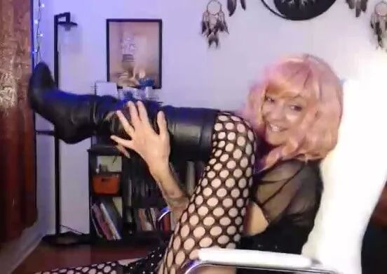 Cam Show Snapshots Feet Heels Fishnets - 10 Pics
