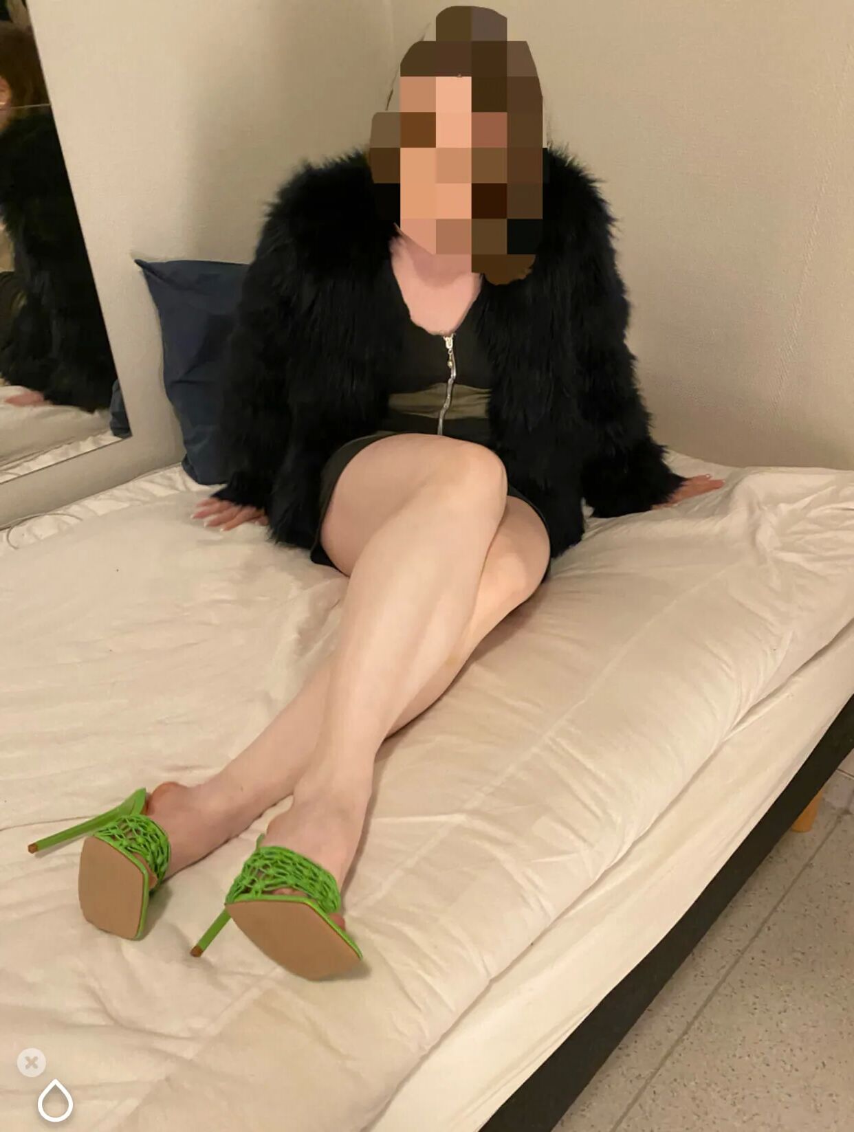 Dressed up for a date - 9 Pics