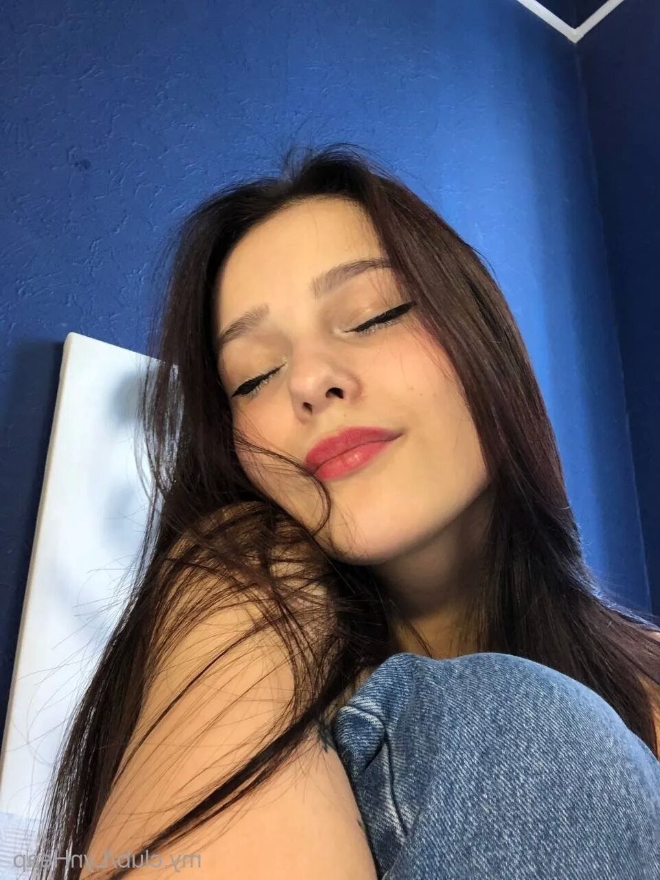 Lilly Free Photos - 11 Pics