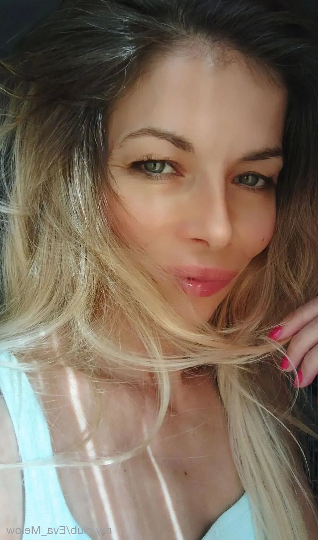 Eva Free Photos - 5 Pics