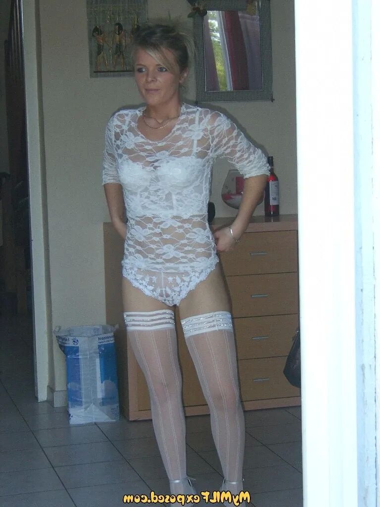 MILF Flashing in a park - MyMILFexposed.com - 80 Pics