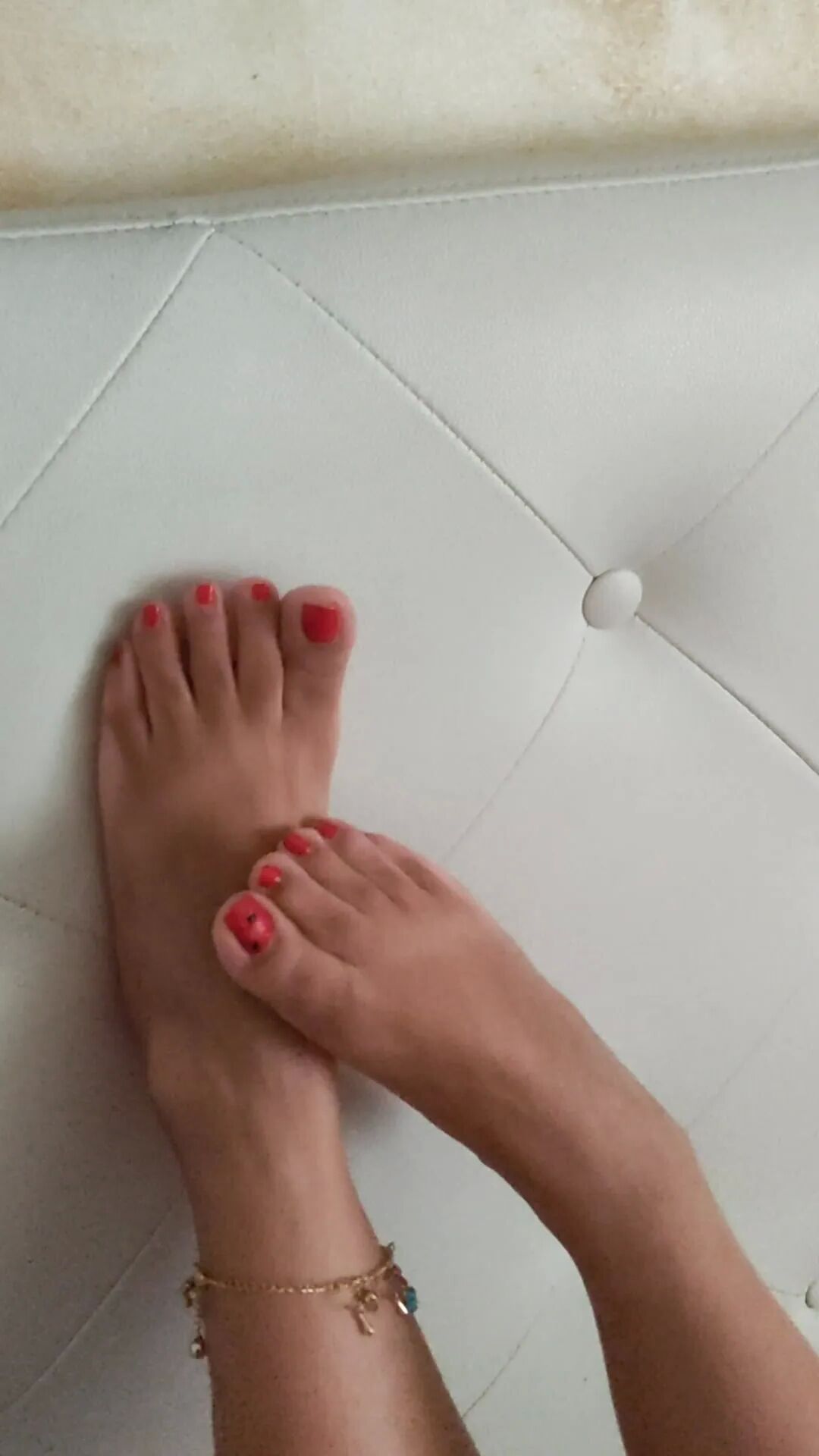 Feet and heels - 27 Pics