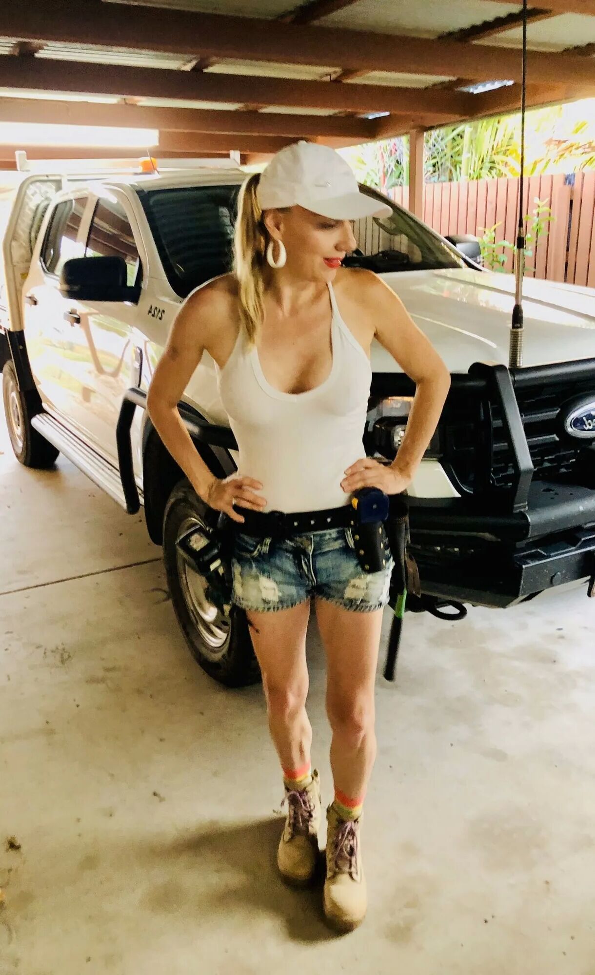 Blondie the builder - 5 Pics