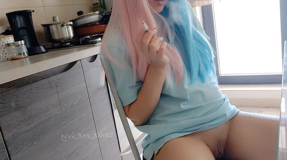 Egirl no panties smoking in the kitchen - 11 Pics