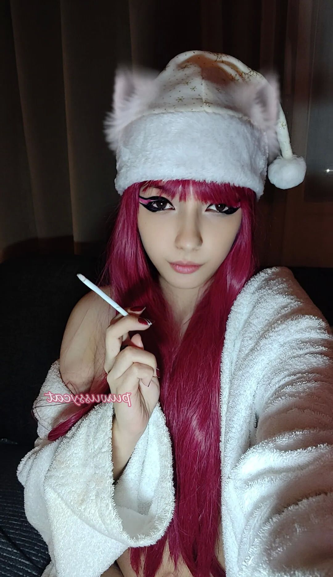 Egirl smoking in bathrobe - 14 Pics