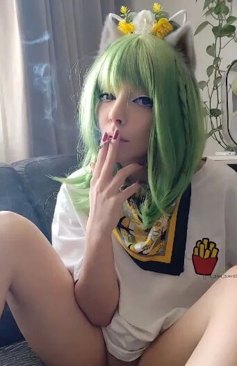 Gamer Girl smoking cig with no panties - 5 Pics