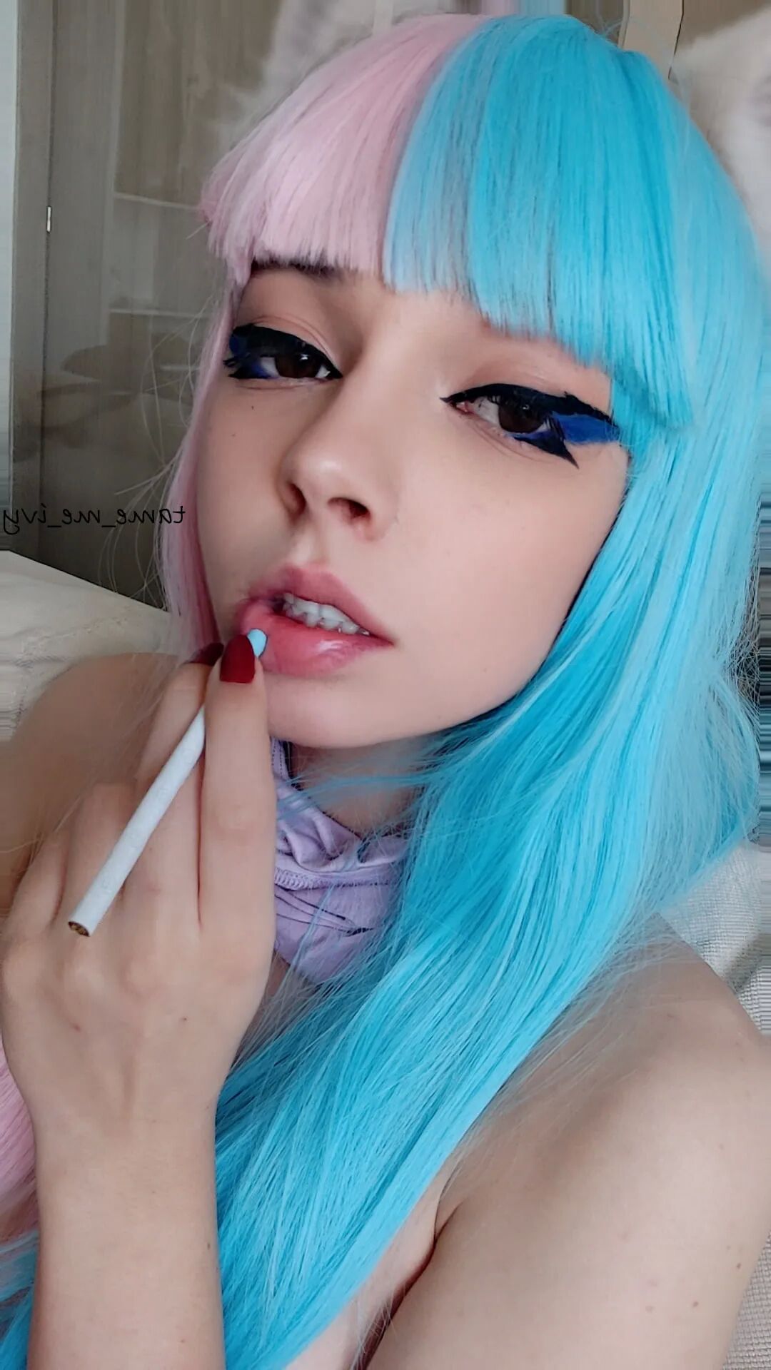Egirl Smoking UwU - 8 Pics