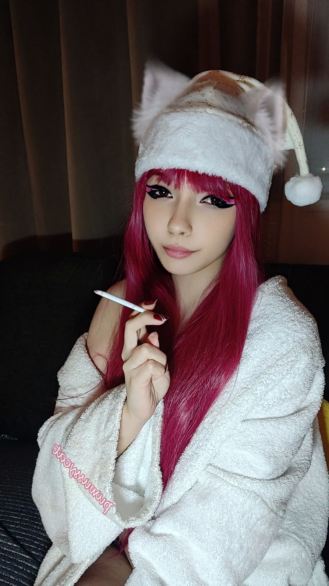 Egirl smoking in bathrobe - 14 Pics