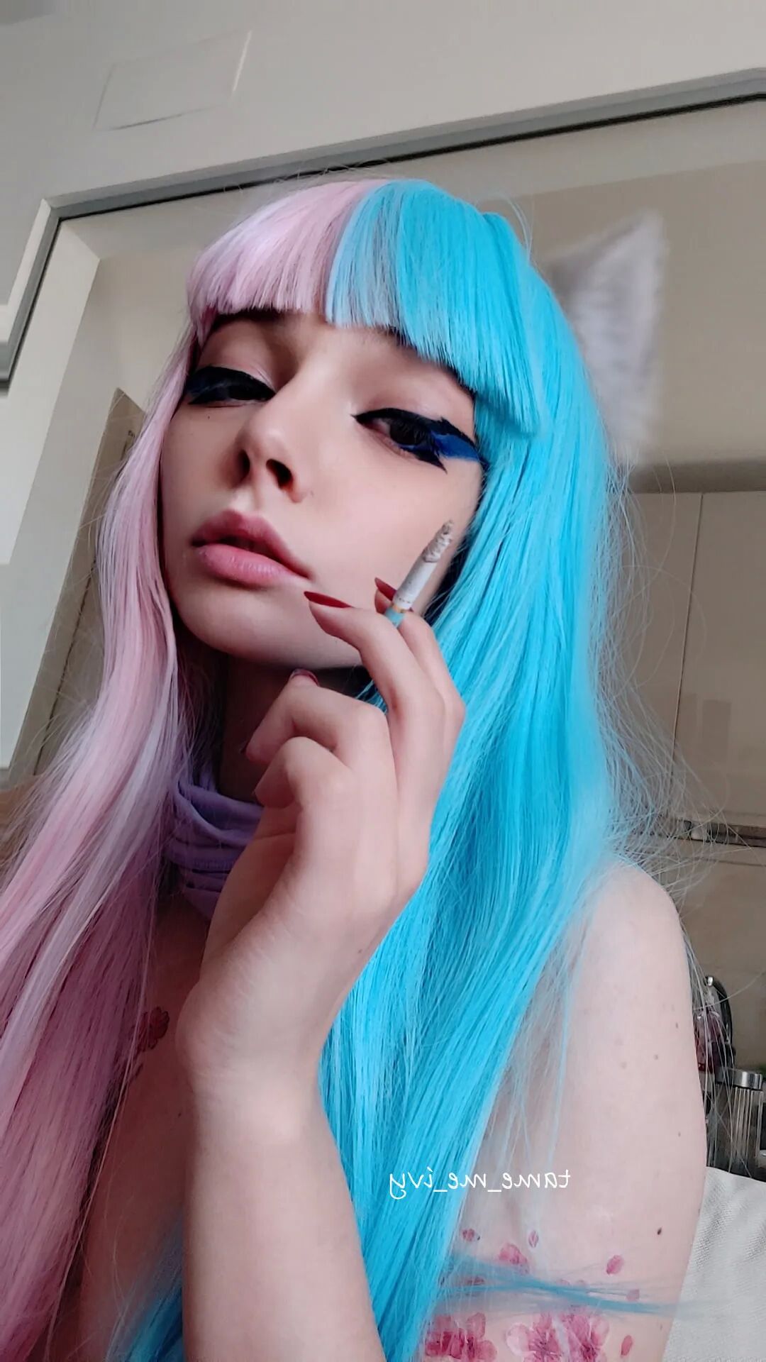 Egirl Smoking UwU - 8 Pics