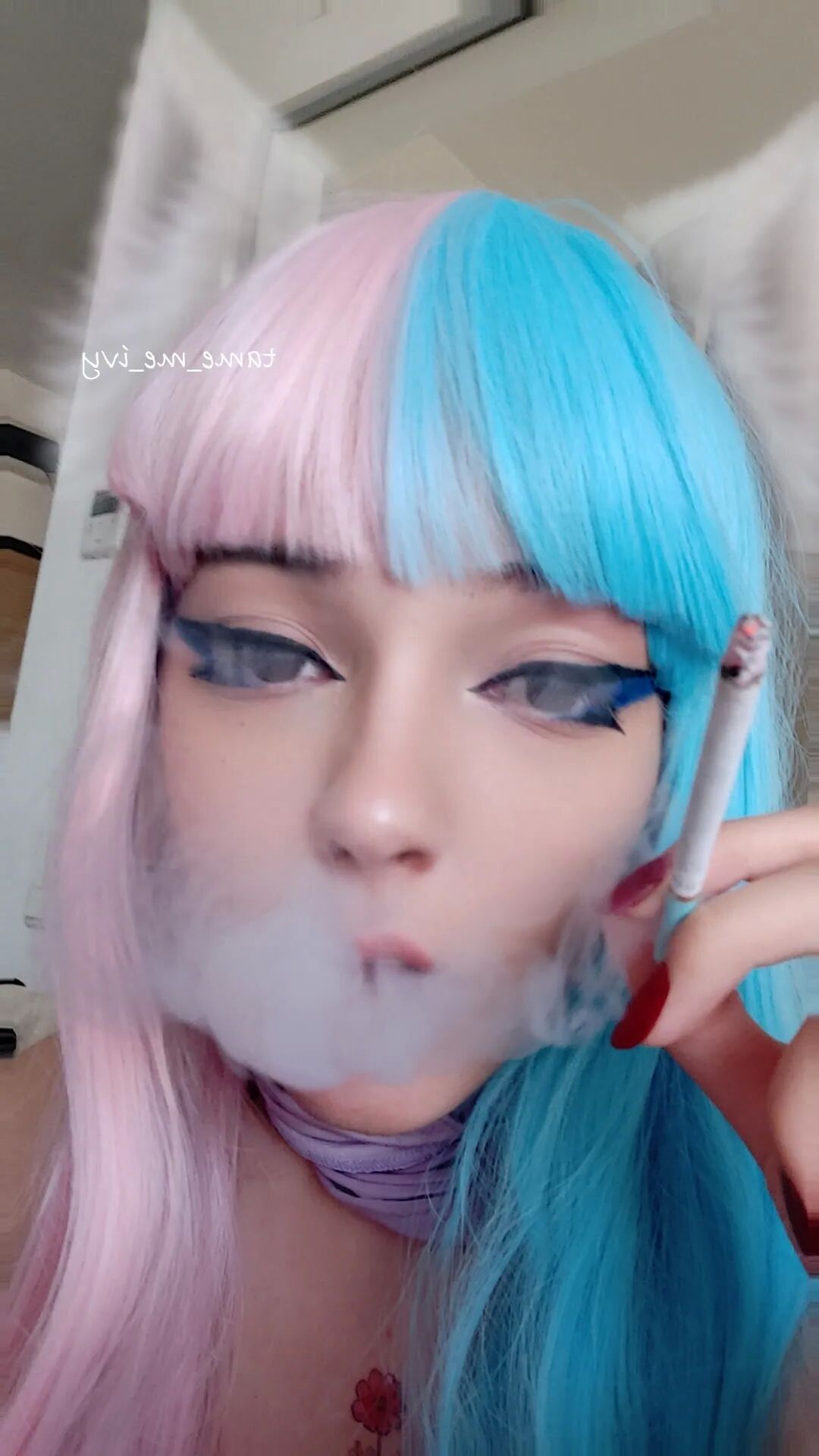 Egirl Smoking UwU - 8 Pics