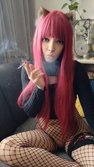 Adorable Alt Girl smoking a cig - 11 Pics