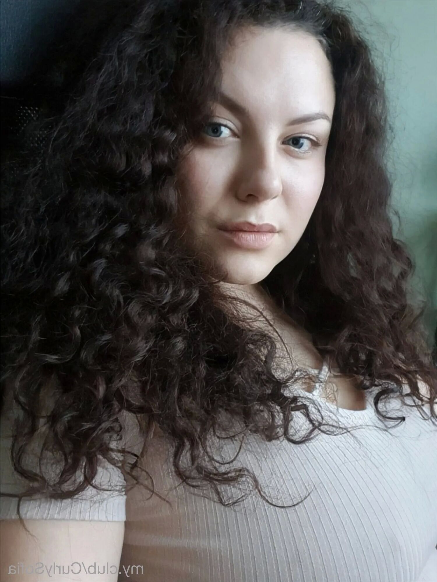 Sofia Curly Free Photos - 7 Pics