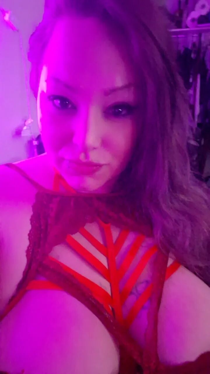Happy V-Day - 9 Pics