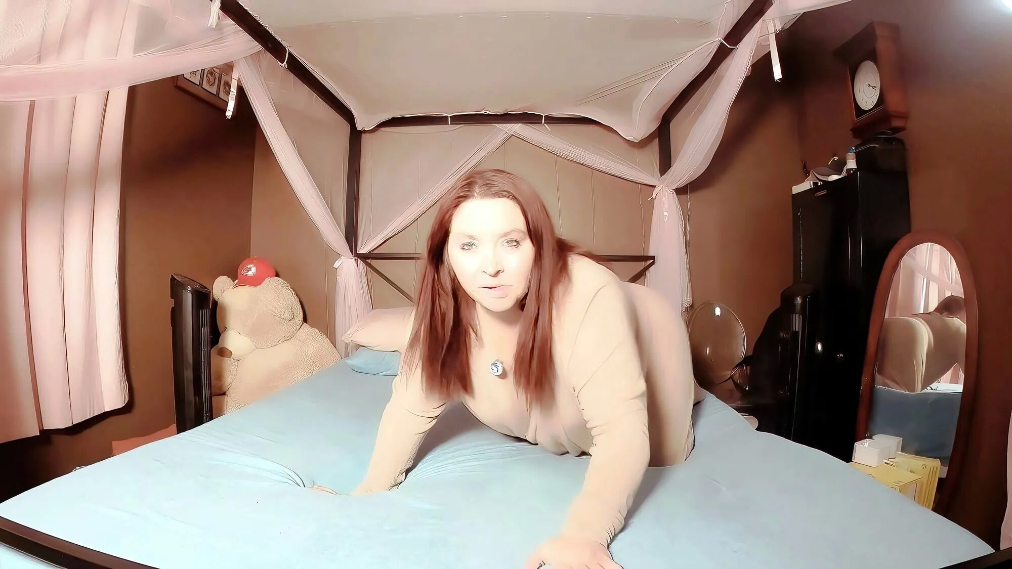 Horny After Work Photoset - 40 Pics