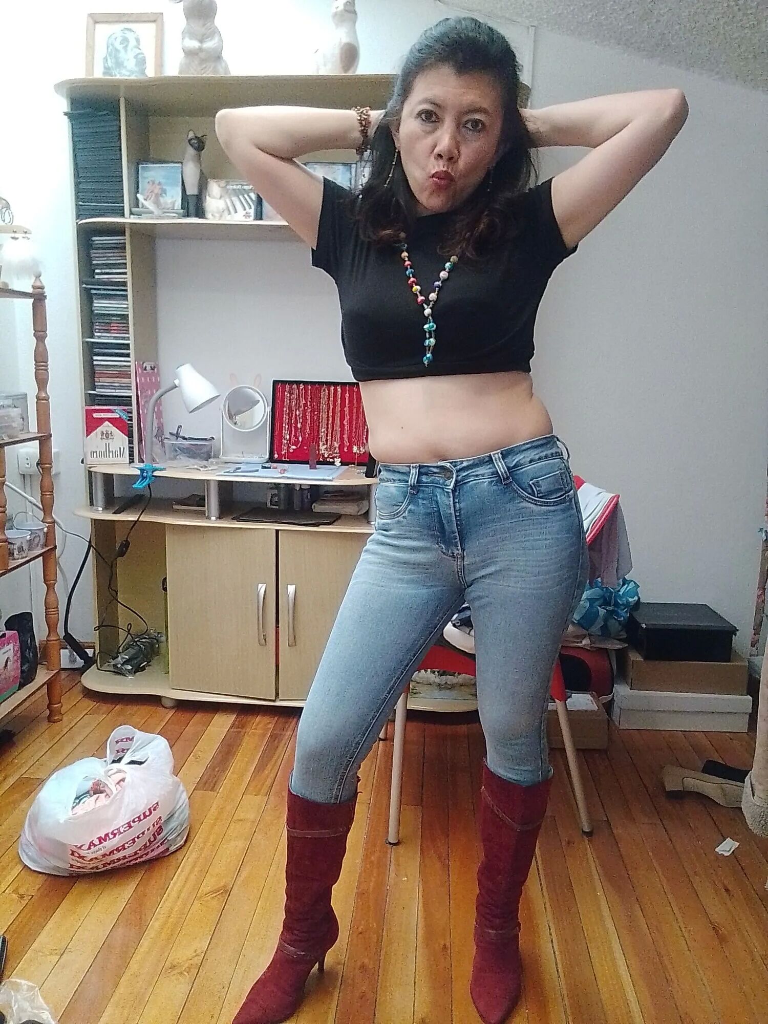 ME AGAIN - 27 Pics