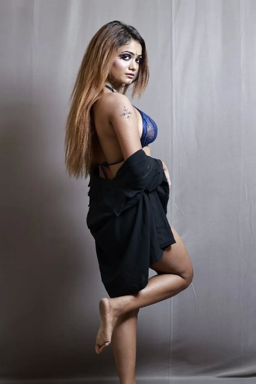 MY BIKNI PICTURES - 28 Pics