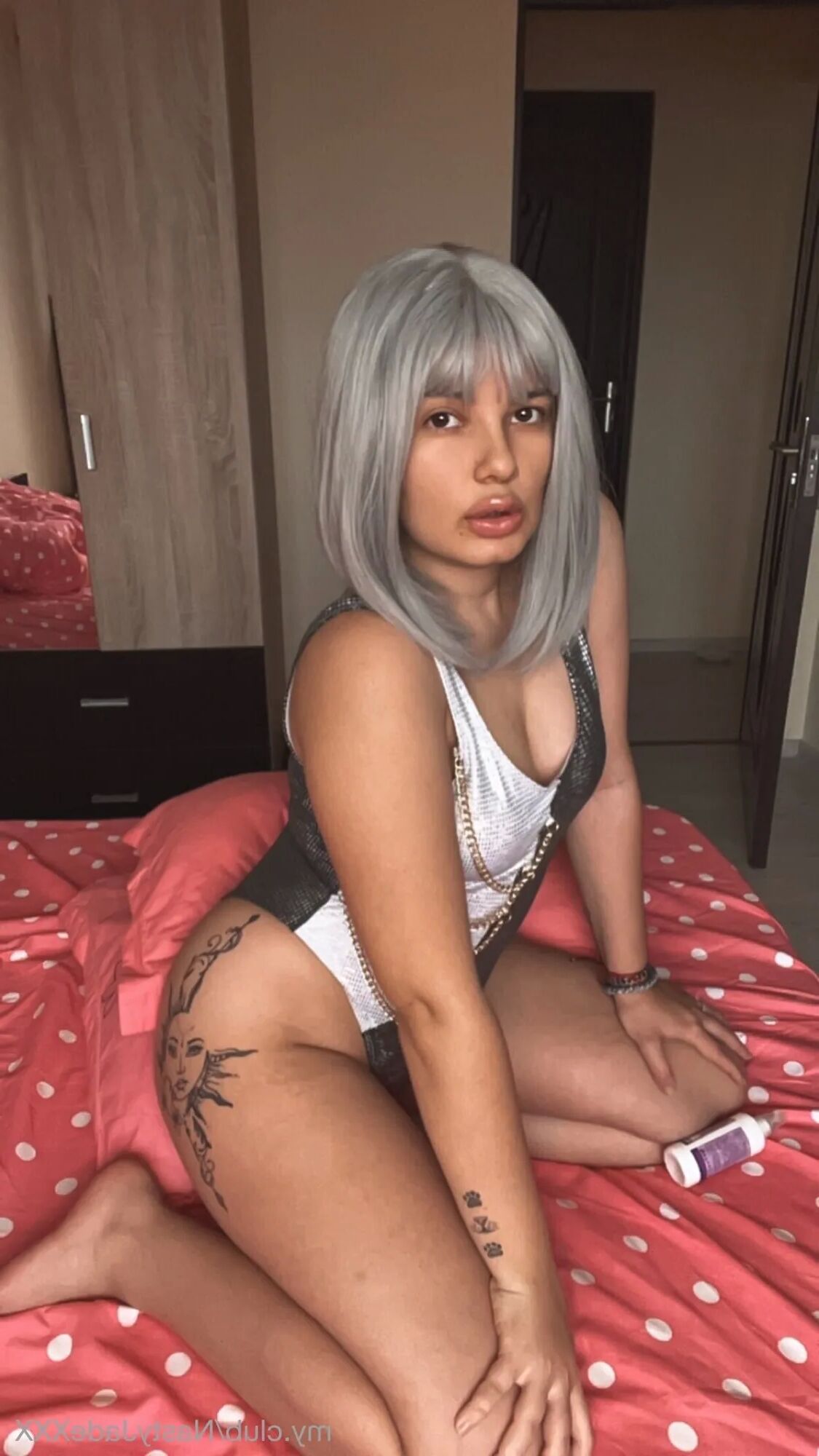 Jade Free Photos - 10 Pics