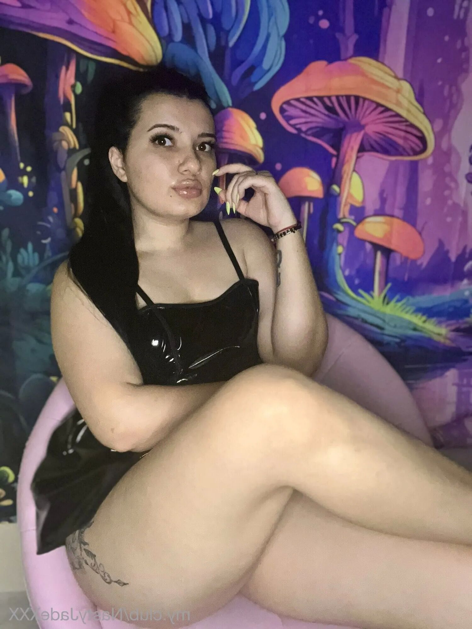 Jade Free Photos - 10 Pics