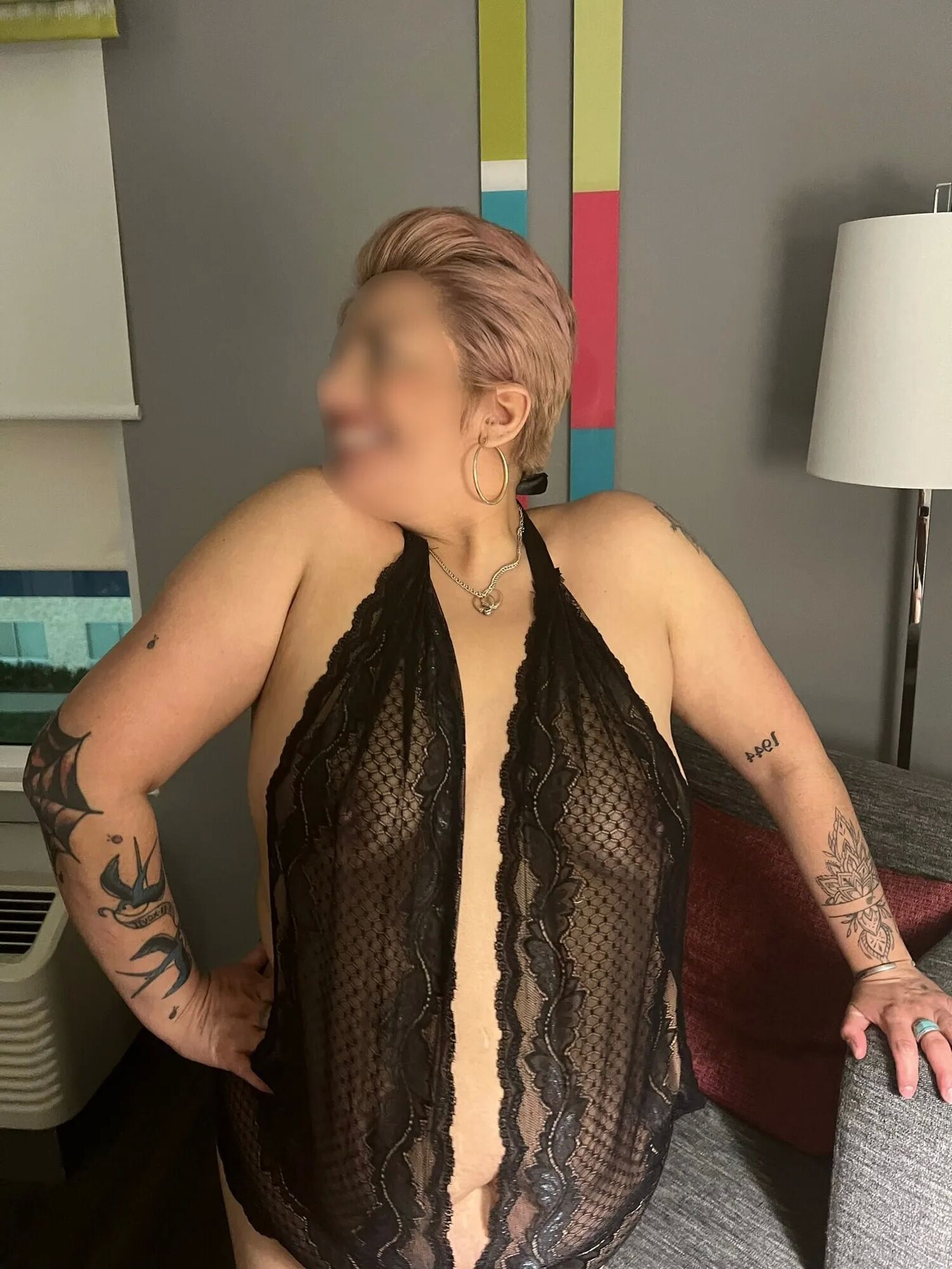 Wife posing in hotel before being fucked by stranger - 32 Pics