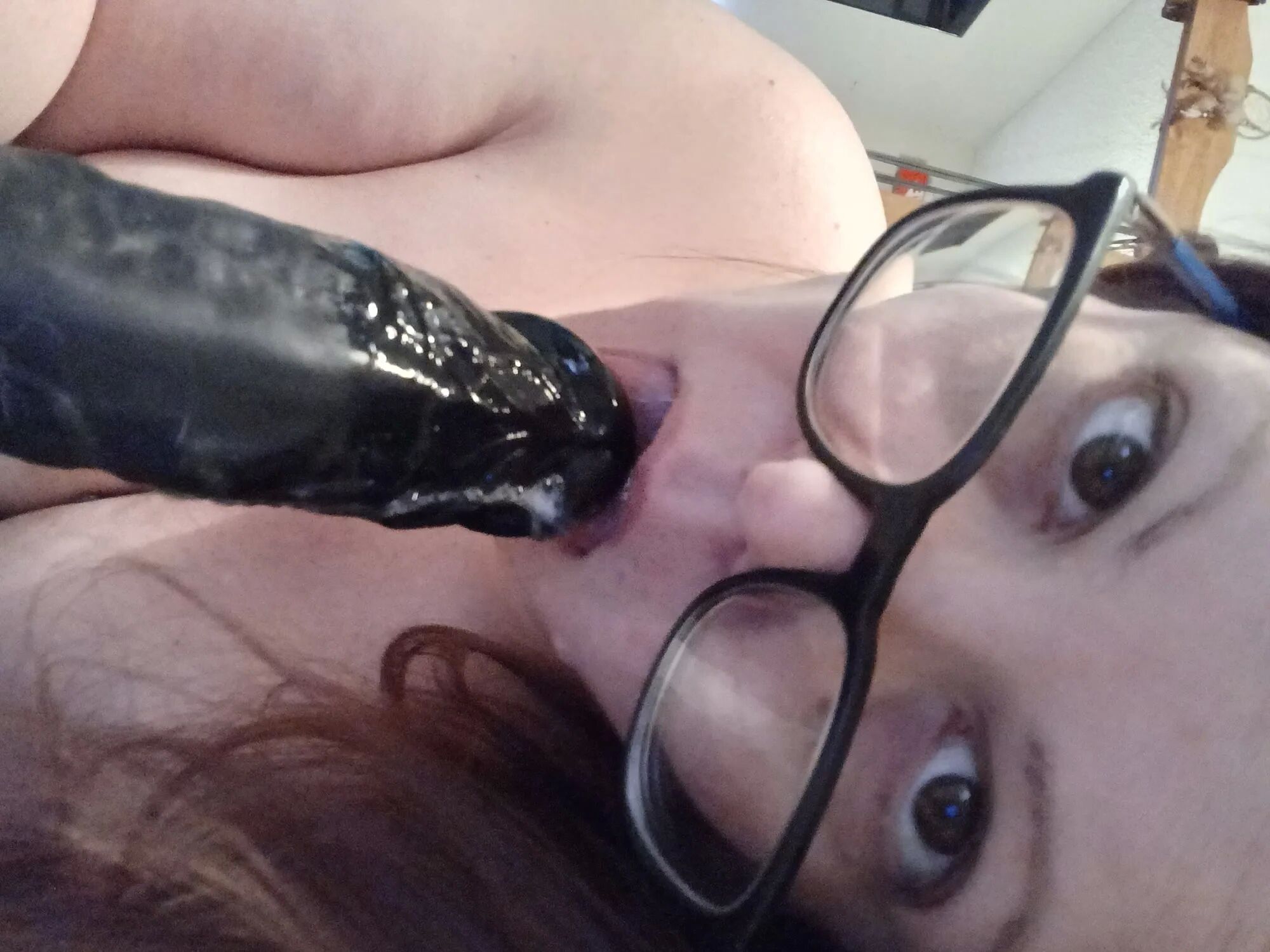 Playing Solo Black dick time - 12 Pics