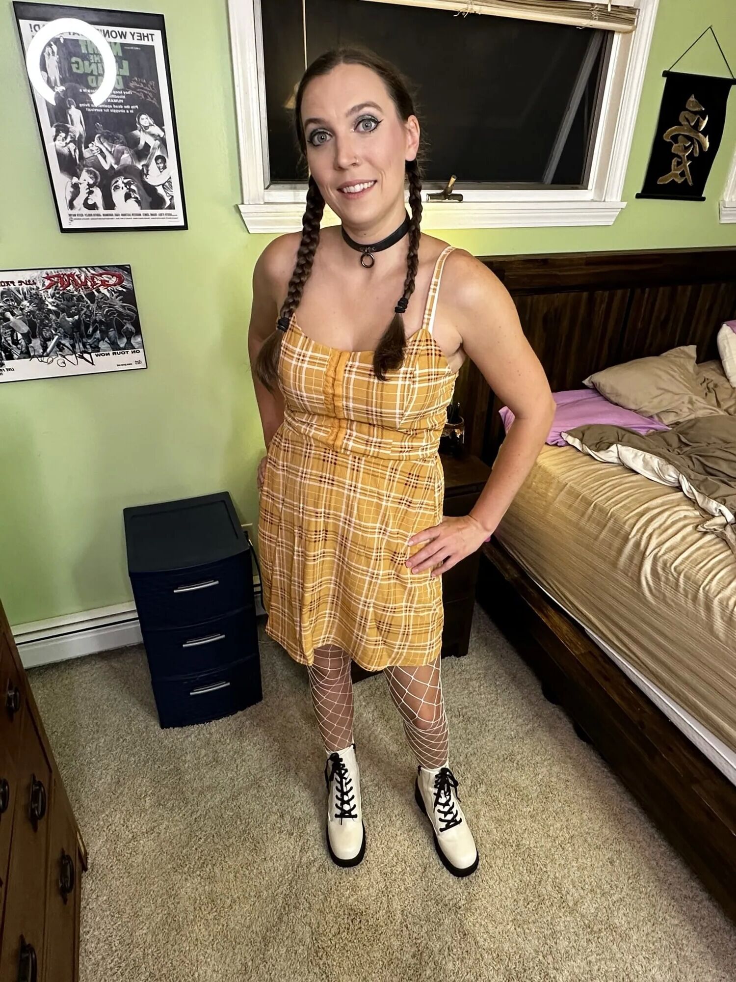 Do you think I’m as innocent as I look? - 17 Pics