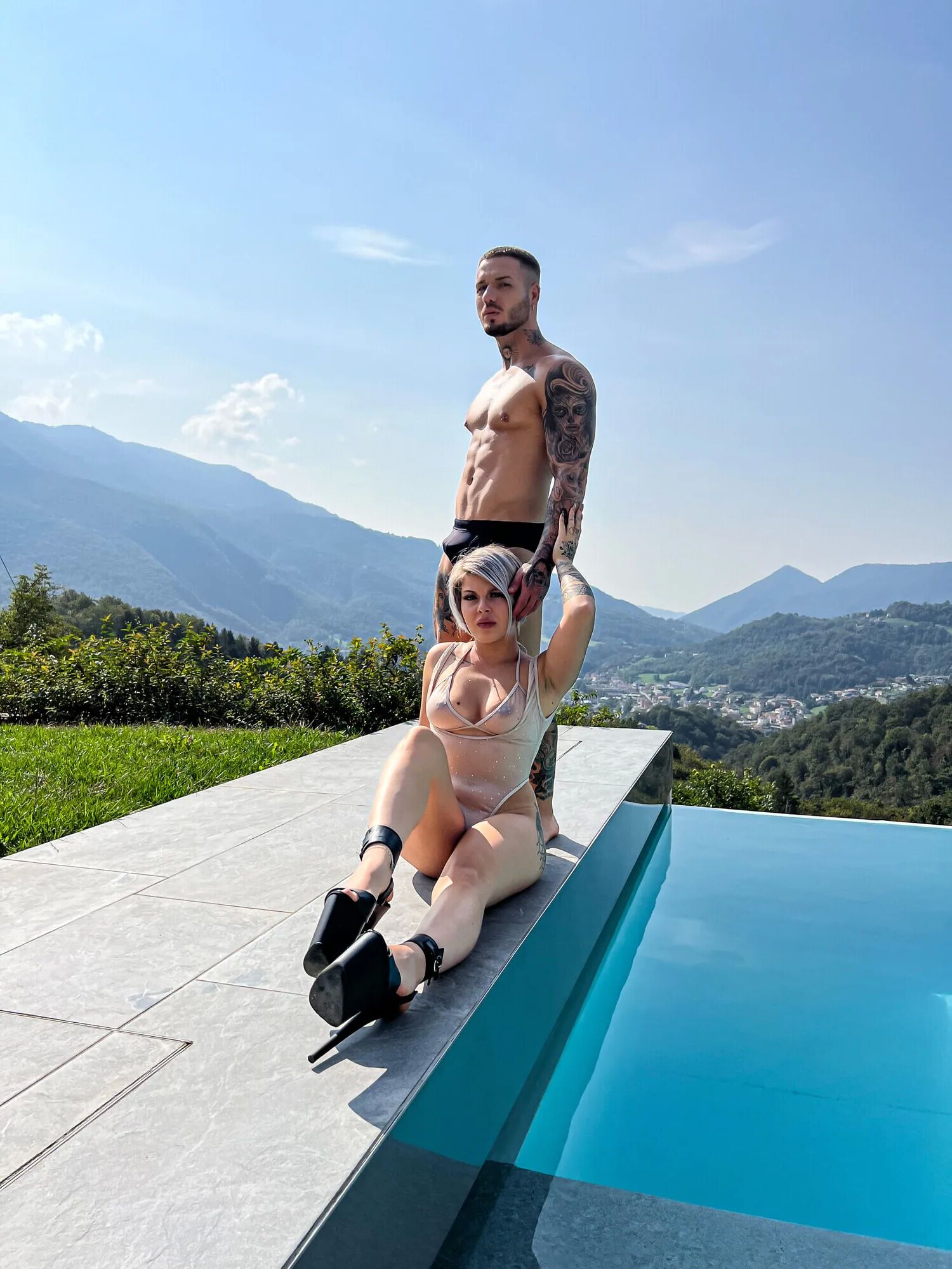 BARBIEeLUCIFER HOT GALLERY - 16 Pics