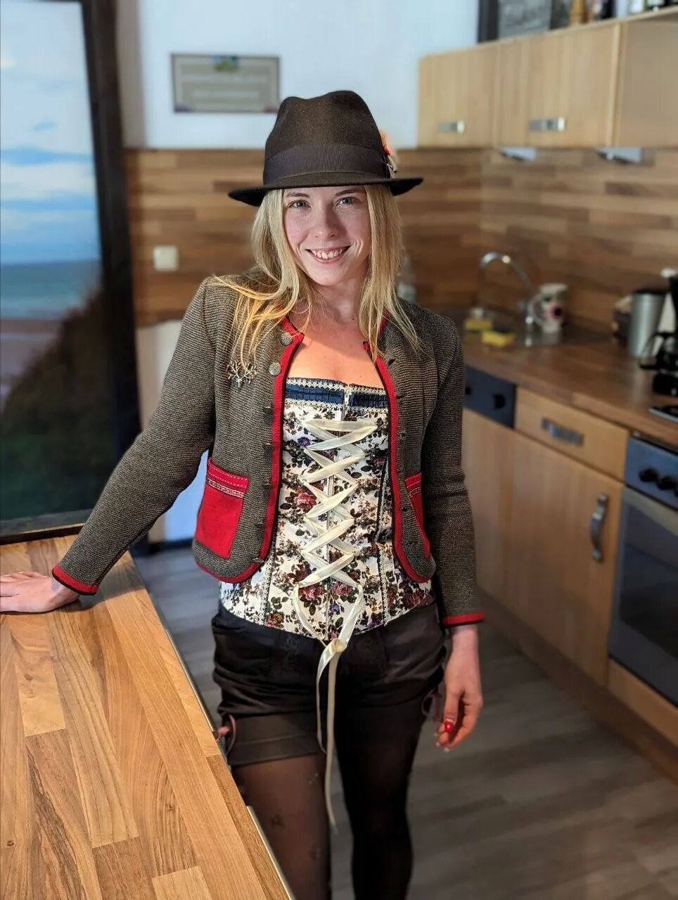 I am the girl out of the mountains - 23 Pics