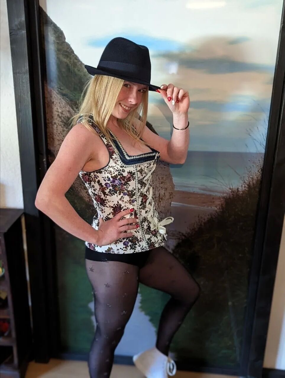 I am the girl out of the mountains - 23 Pics