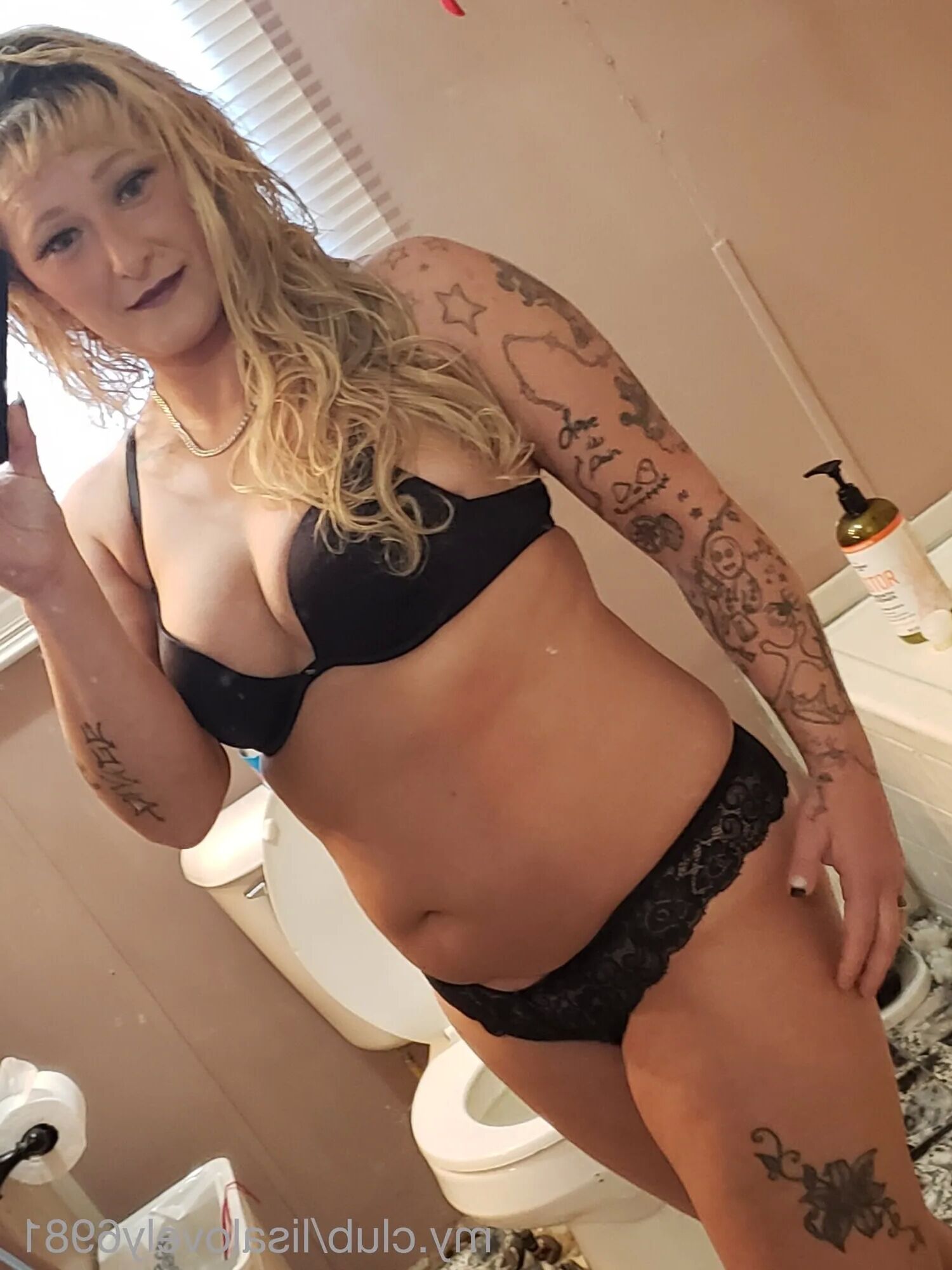 Lisaalovely6981 Free Photos - 26 Pics