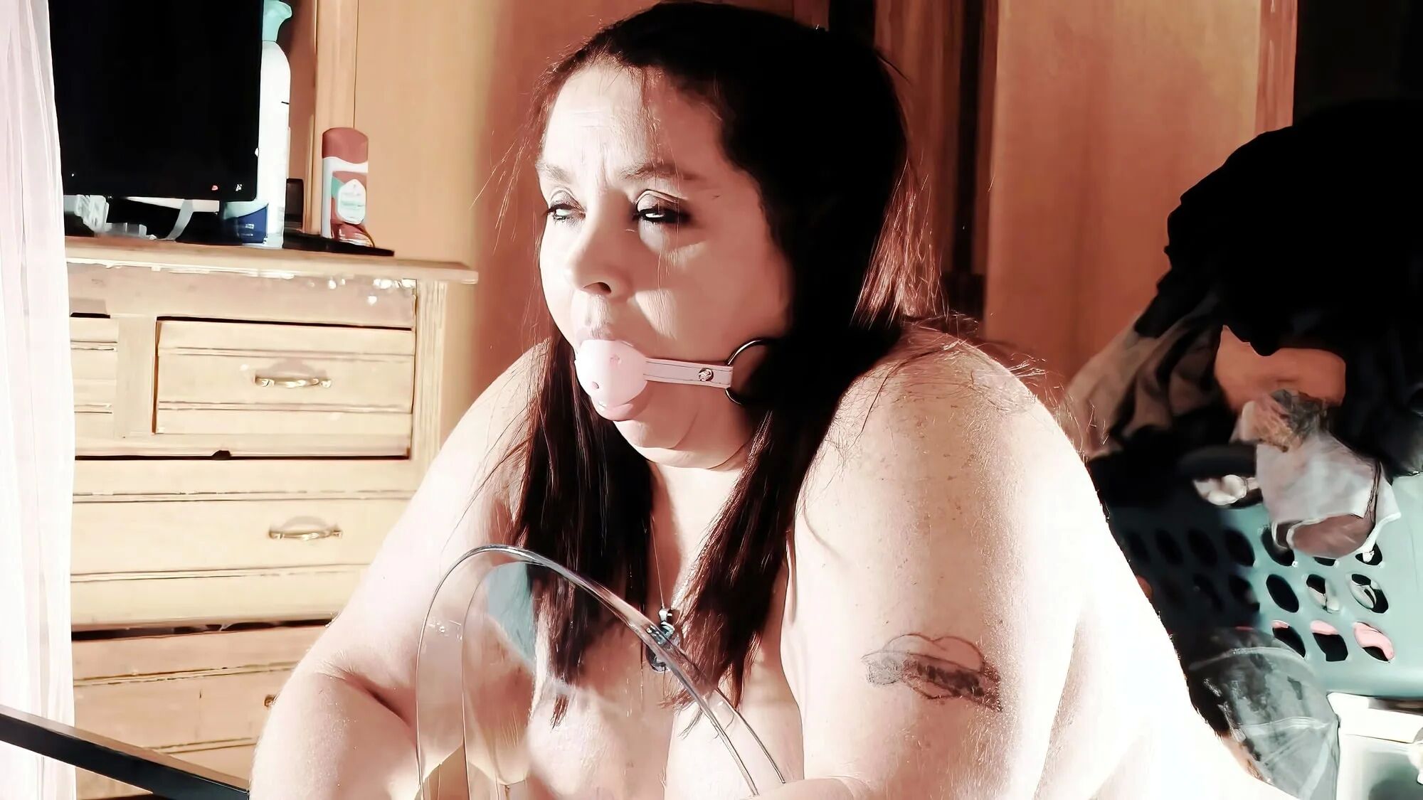 BDSM Squirter Photoset - 39 Pics