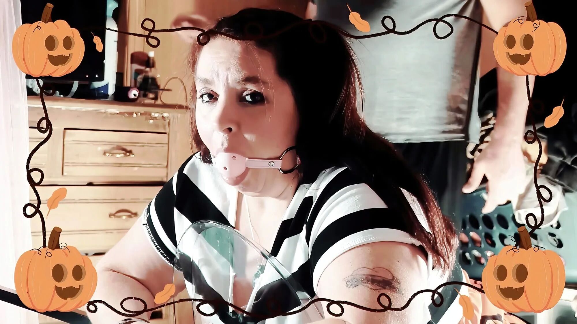 BDSM Squirter Photoset - 39 Pics