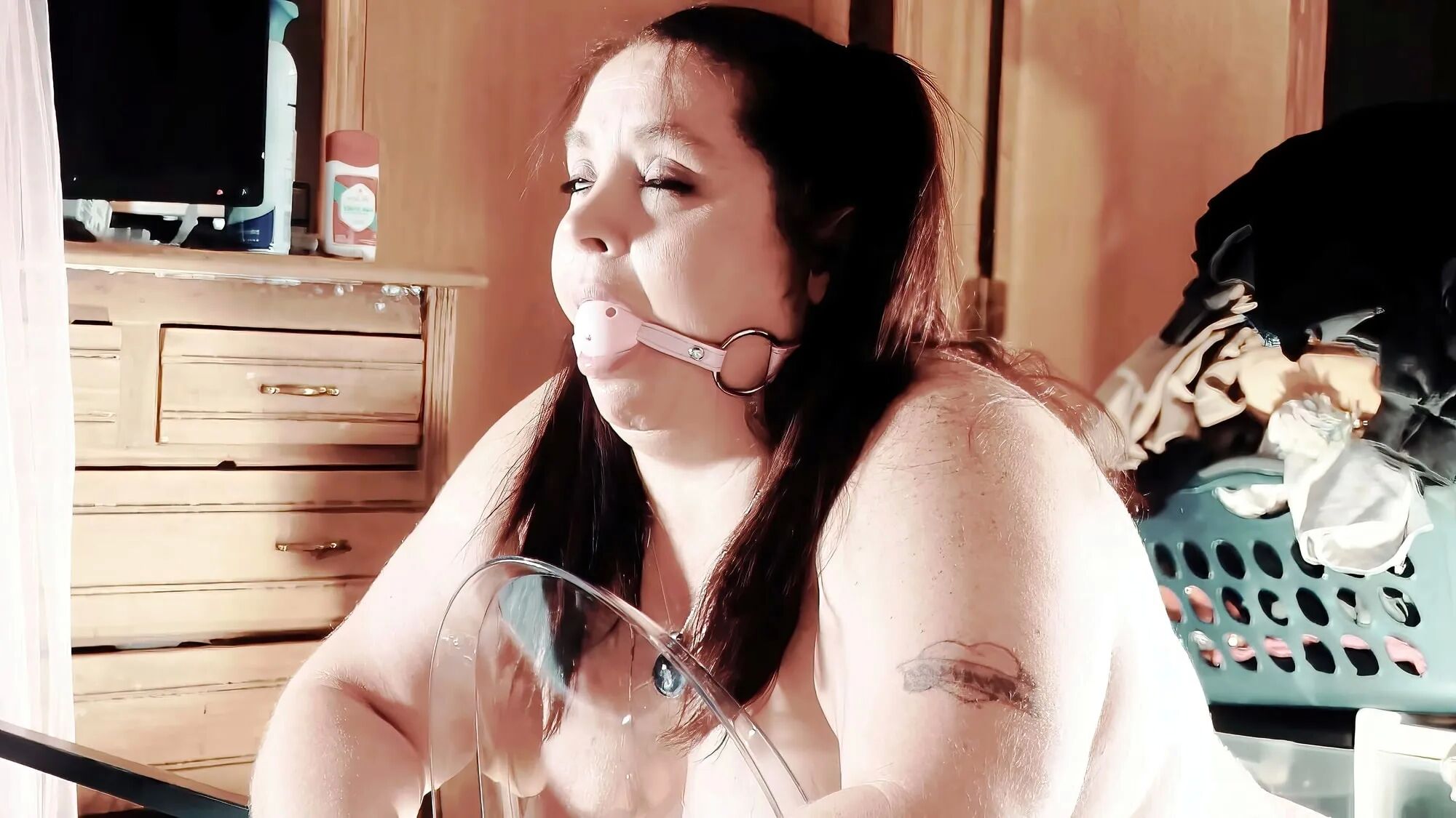 BDSM Squirter Photoset - 39 Pics