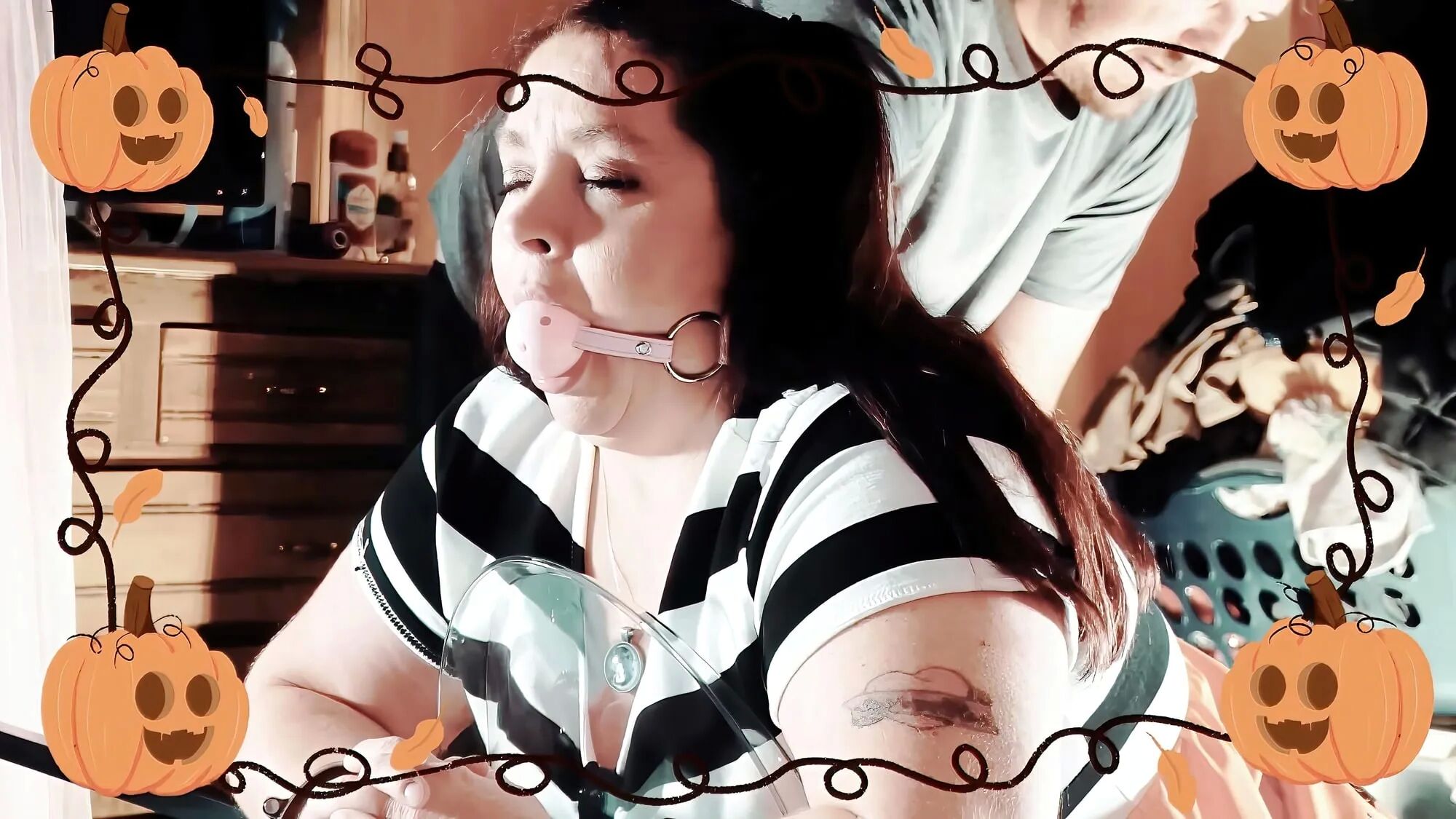 BDSM Squirter Photoset - 39 Pics