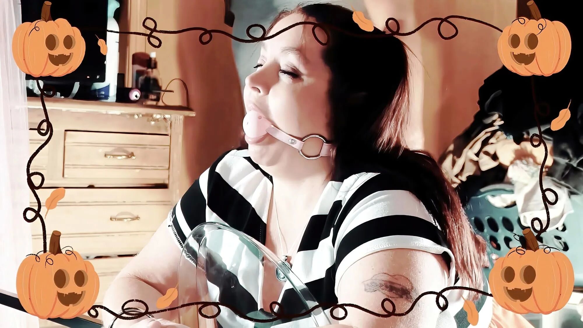 BDSM Squirter Photoset - 39 Pics