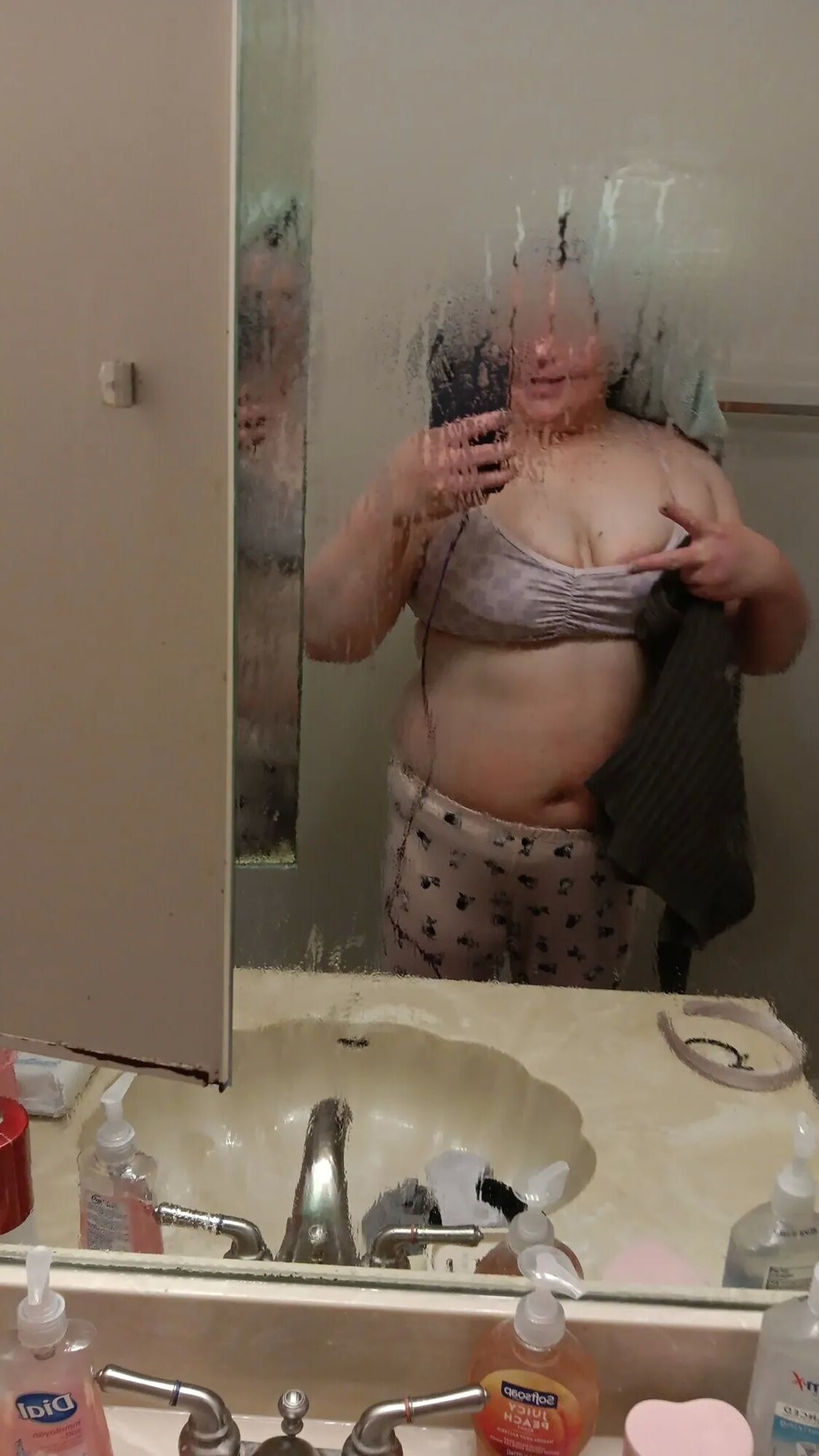 Naked - 16 Pics