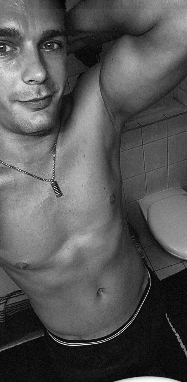 Me . - 9 Pics