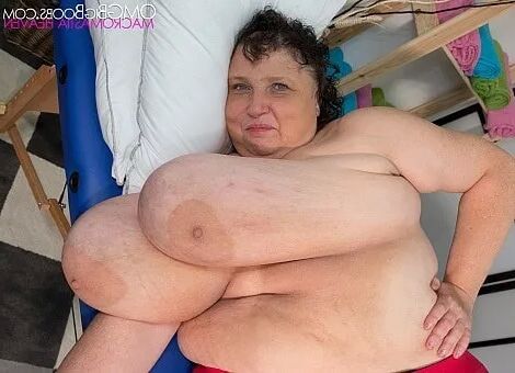 Massive ssbbw boobs - 22 Pics