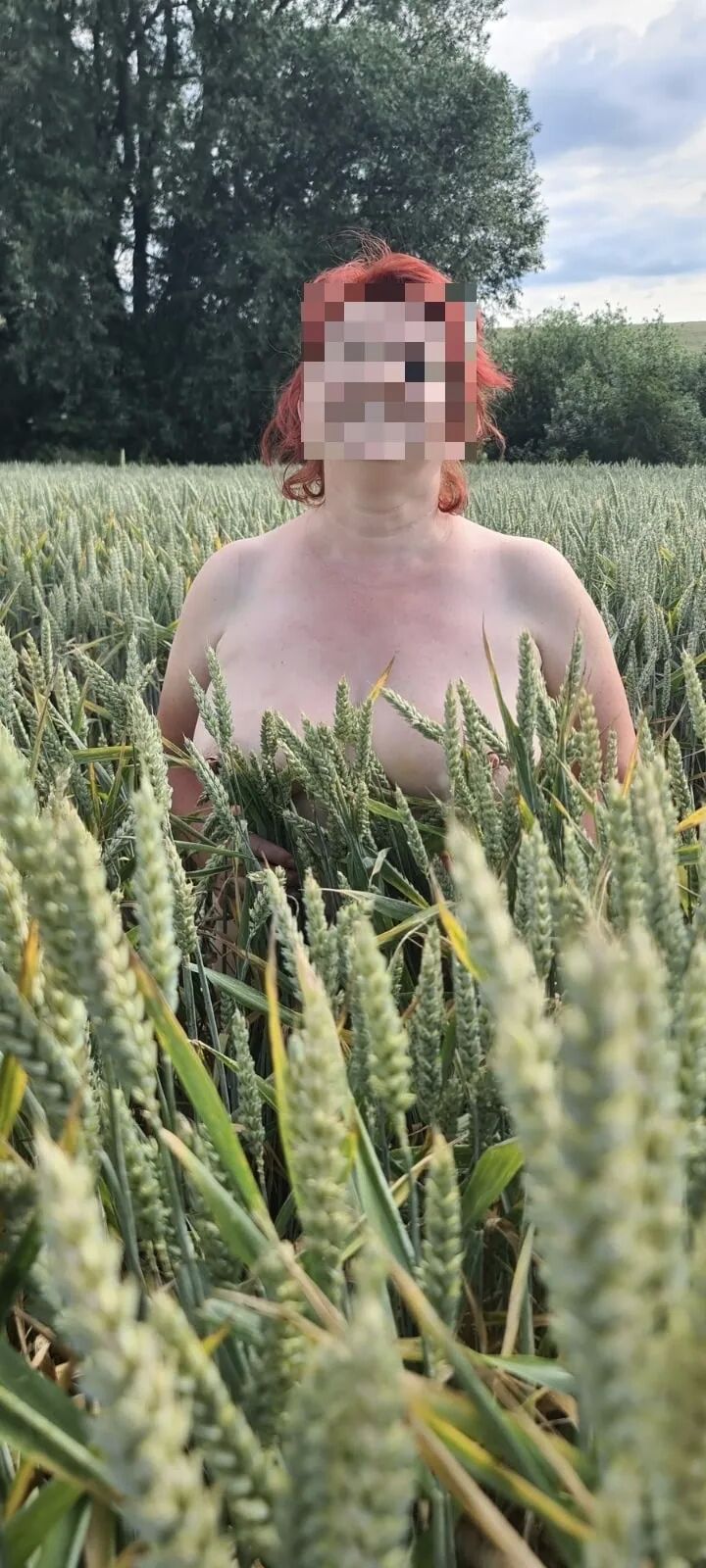 Boobs in Nature - 20 Pics