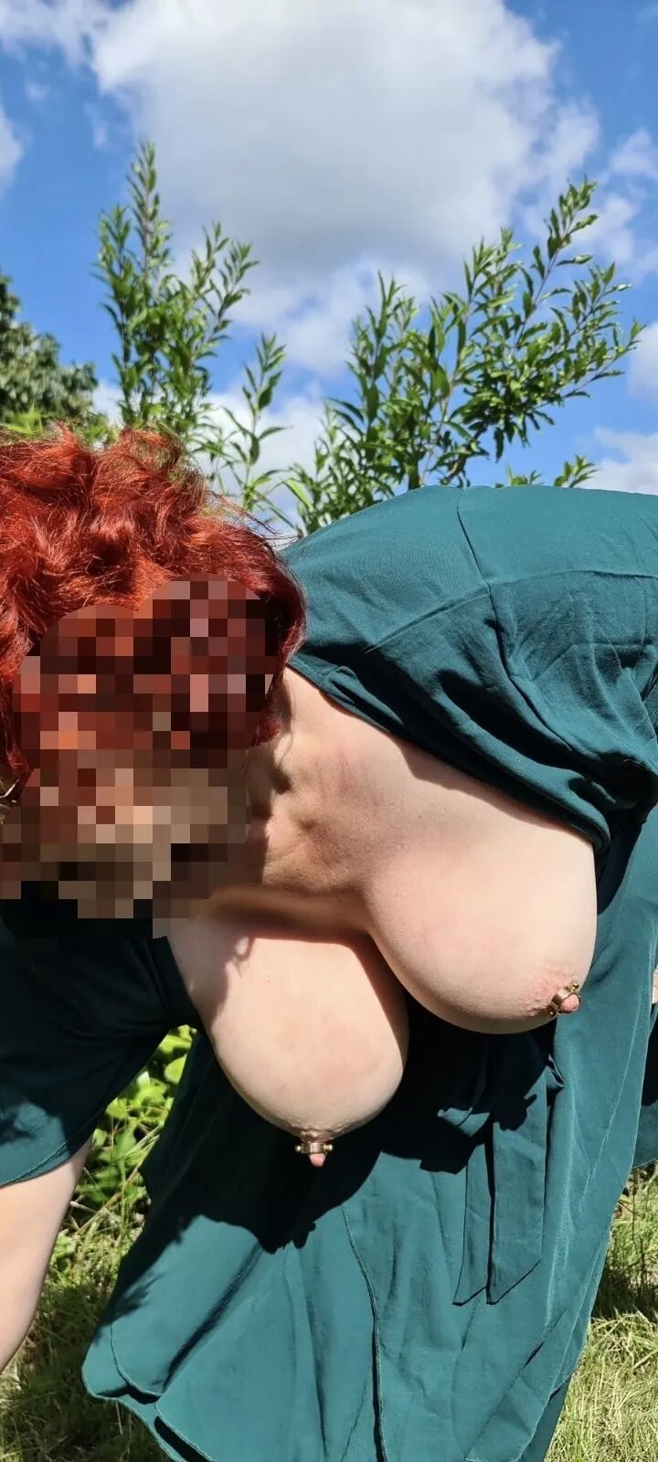 Boobs in Nature - 20 Pics