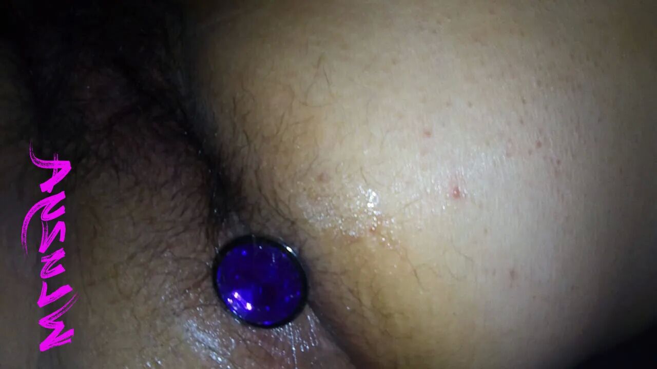 Funny anal plug - 6 Pics